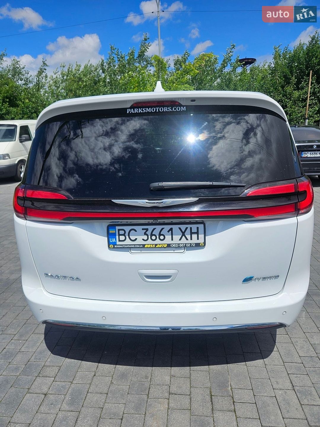 Chrysler Pacifica 2022 VIN 2C4RC1L71NR164223 фото оголошення 2 з 15