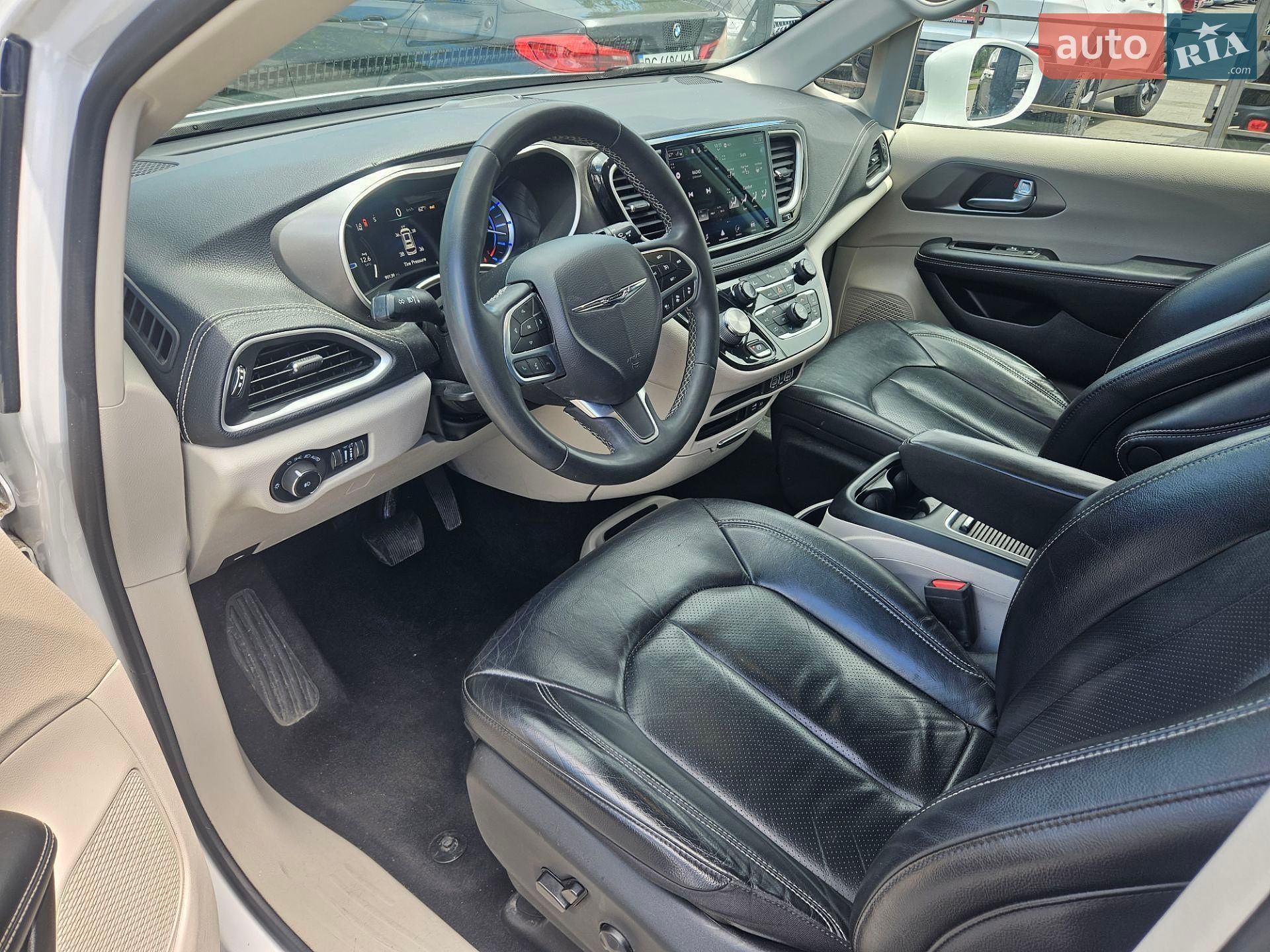 Chrysler Pacifica 2022 VIN 2C4RC1L71NR164223 фото оголошення 12 з 15