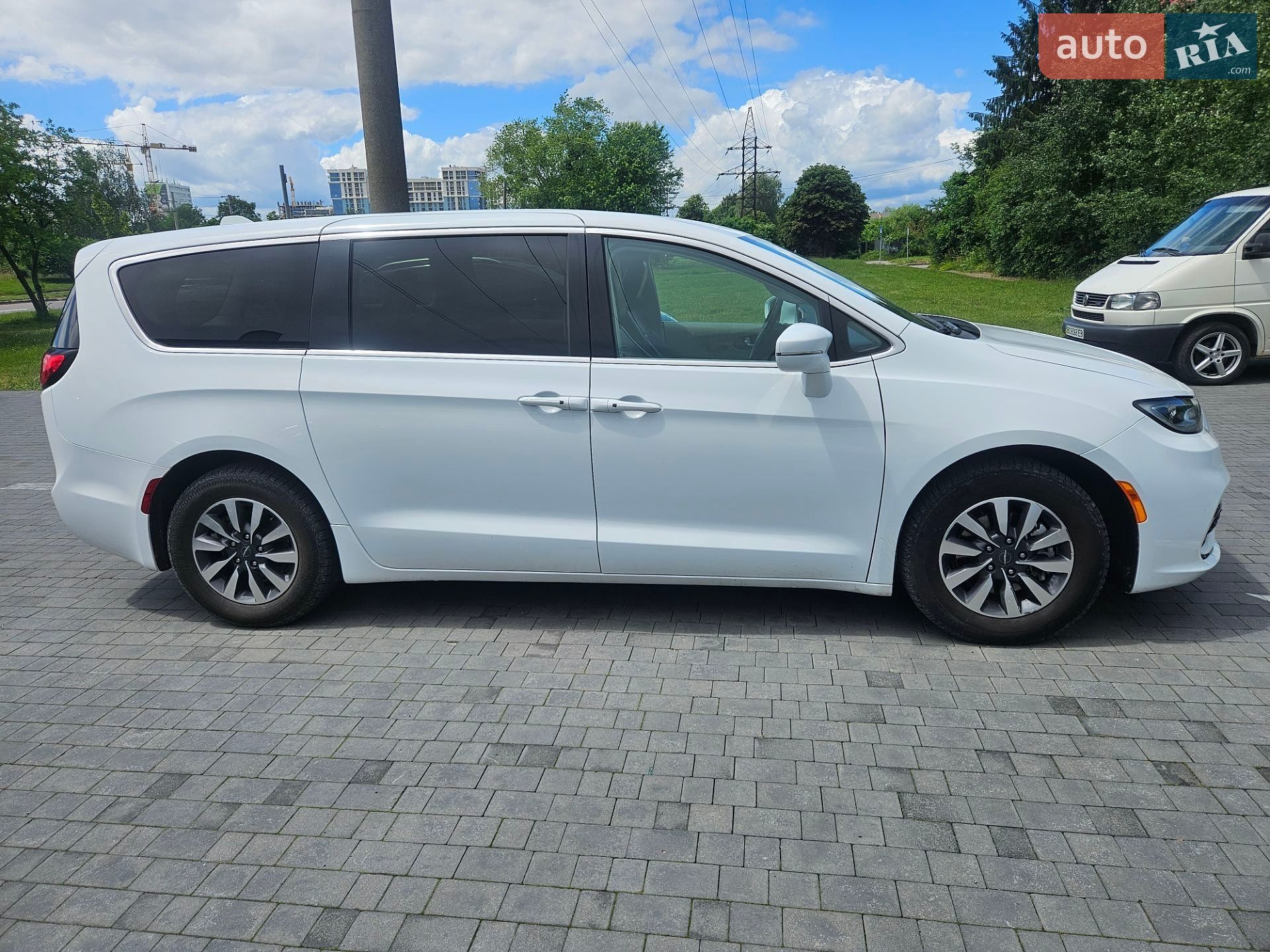 Chrysler Pacifica 2022 VIN 2C4RC1L71NR164223 фото оголошення 14 з 15