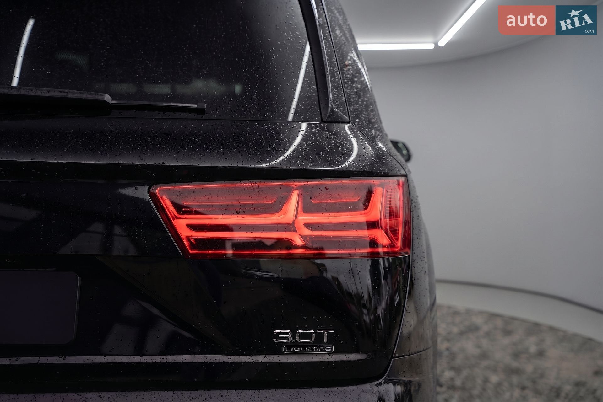 Audi Q7 2017 VIN WA1VAAF73HD000313 фото оголошення 8 з 44