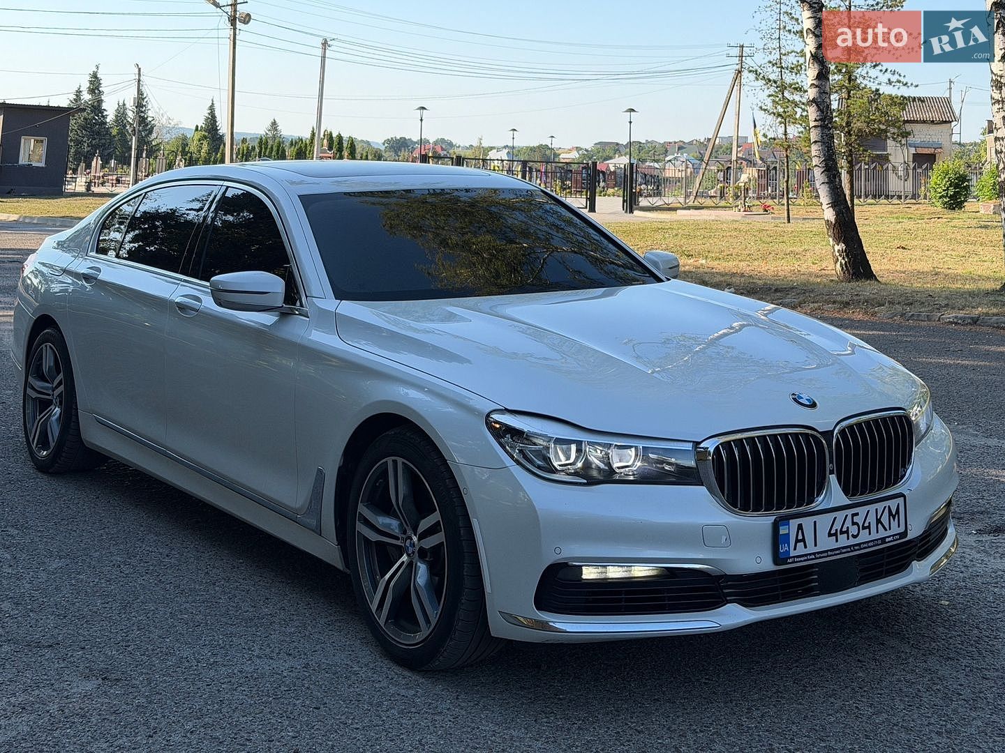 BMW 7 Series 2015 VIN WBA7E2C54GG546768 фото оголошення 2 з 18