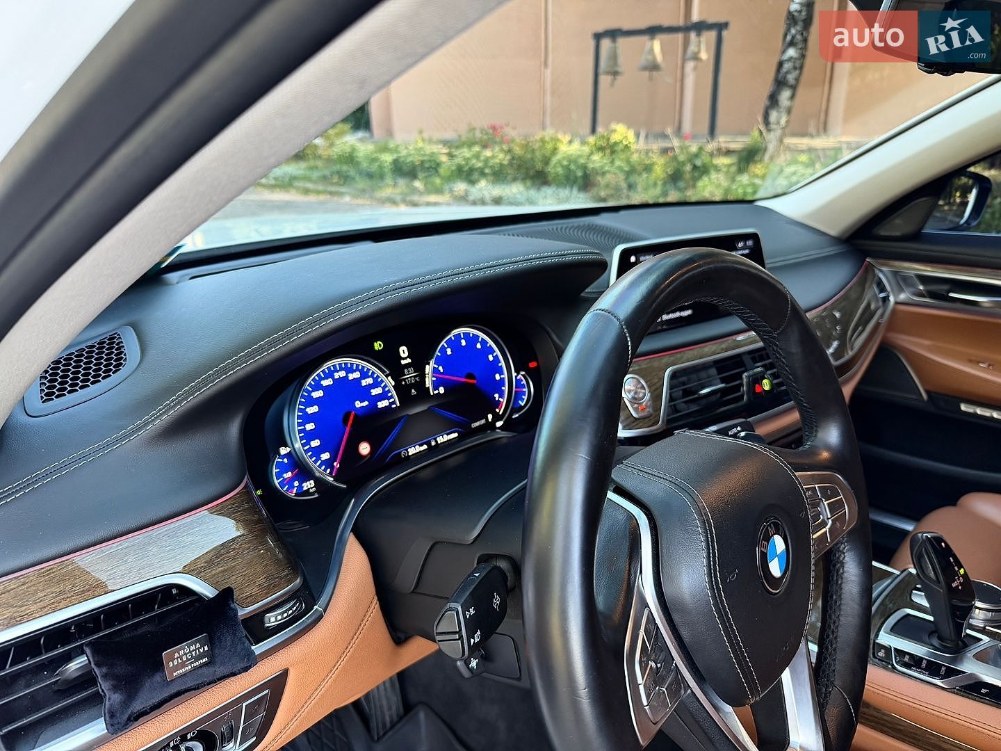 BMW 7 Series 2015 VIN WBA7E2C54GG546768 фото оголошення 8 з 18