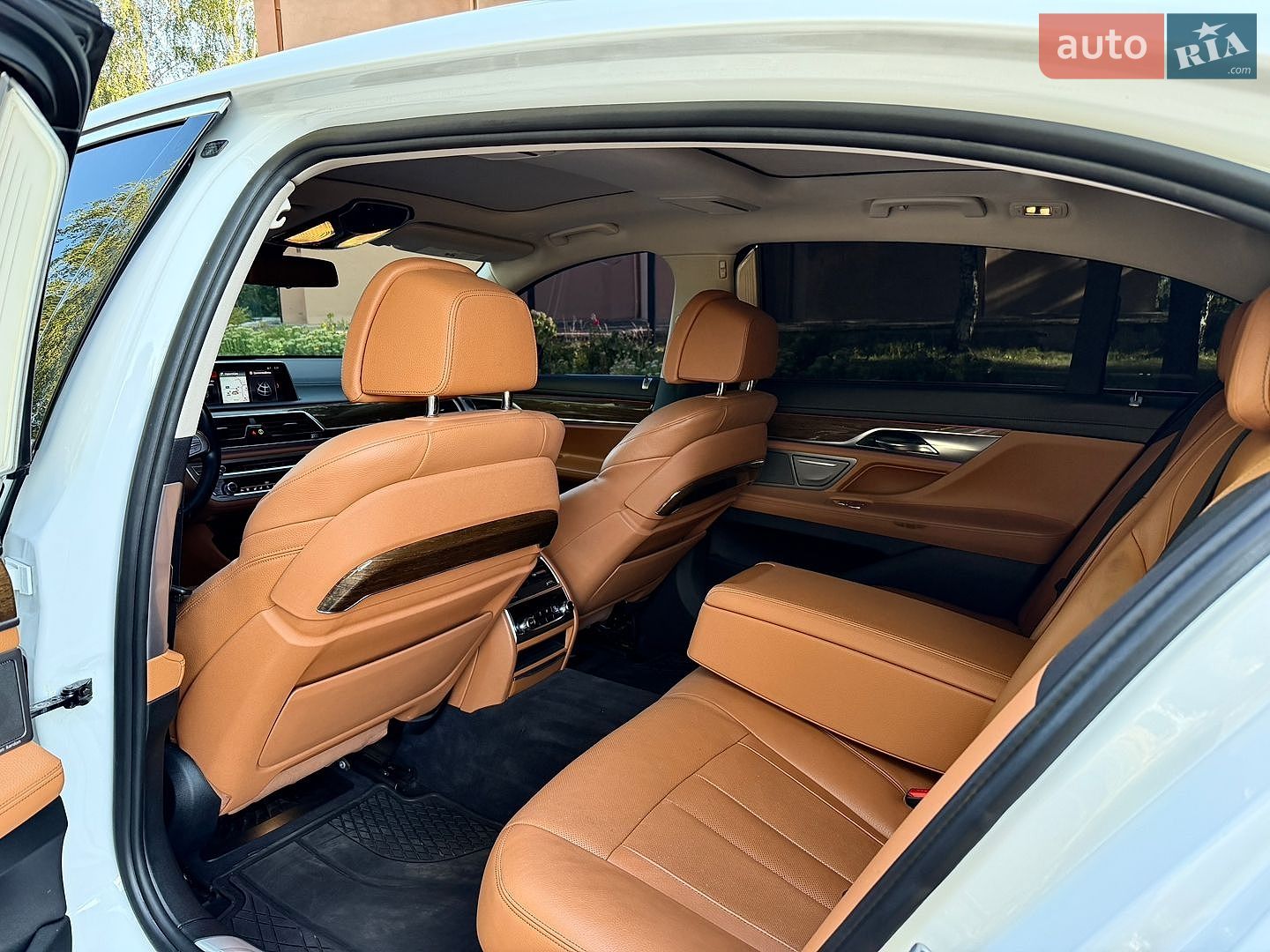 BMW 7 Series 2015 VIN WBA7E2C54GG546768 фото оголошення 14 з 18