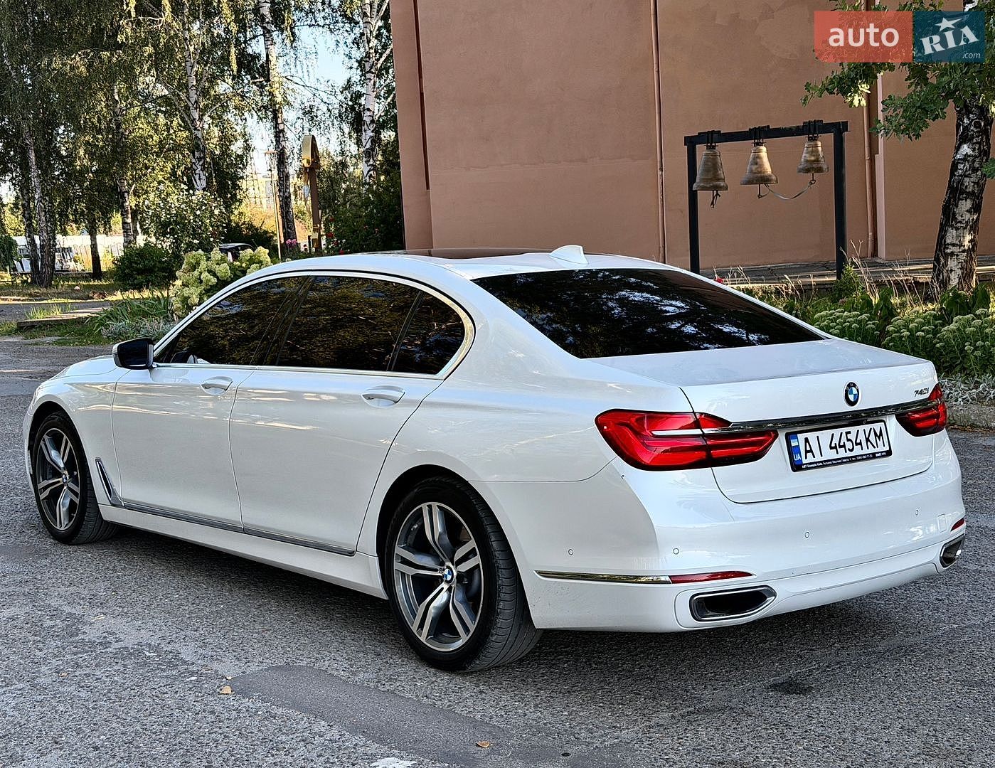 BMW 7 Series 2015 VIN WBA7E2C54GG546768 фото оголошення 5 з 18