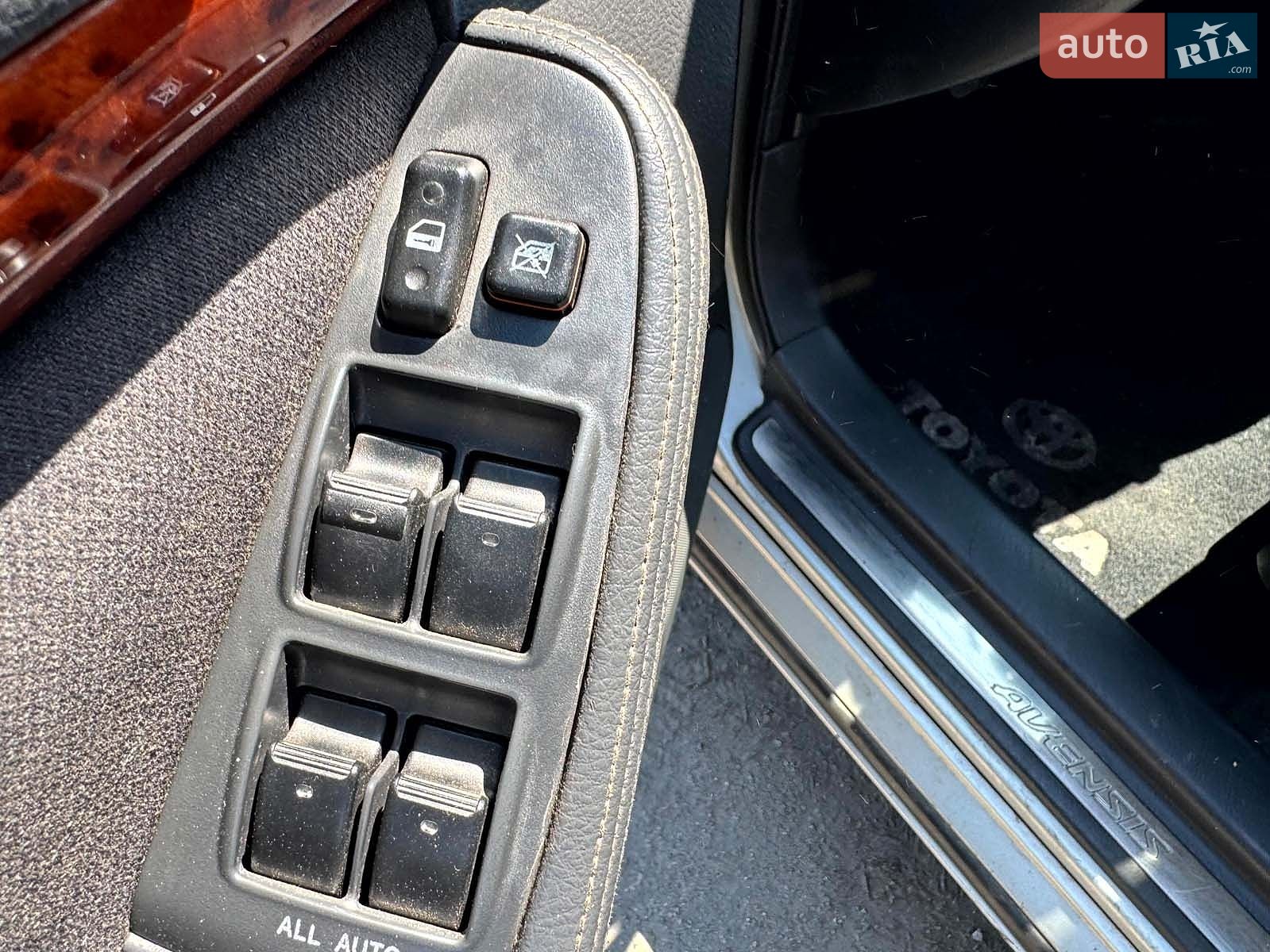 Toyota Avensis 2003 VIN SB1EW56L40E037160 фото оголошення 8 з 19