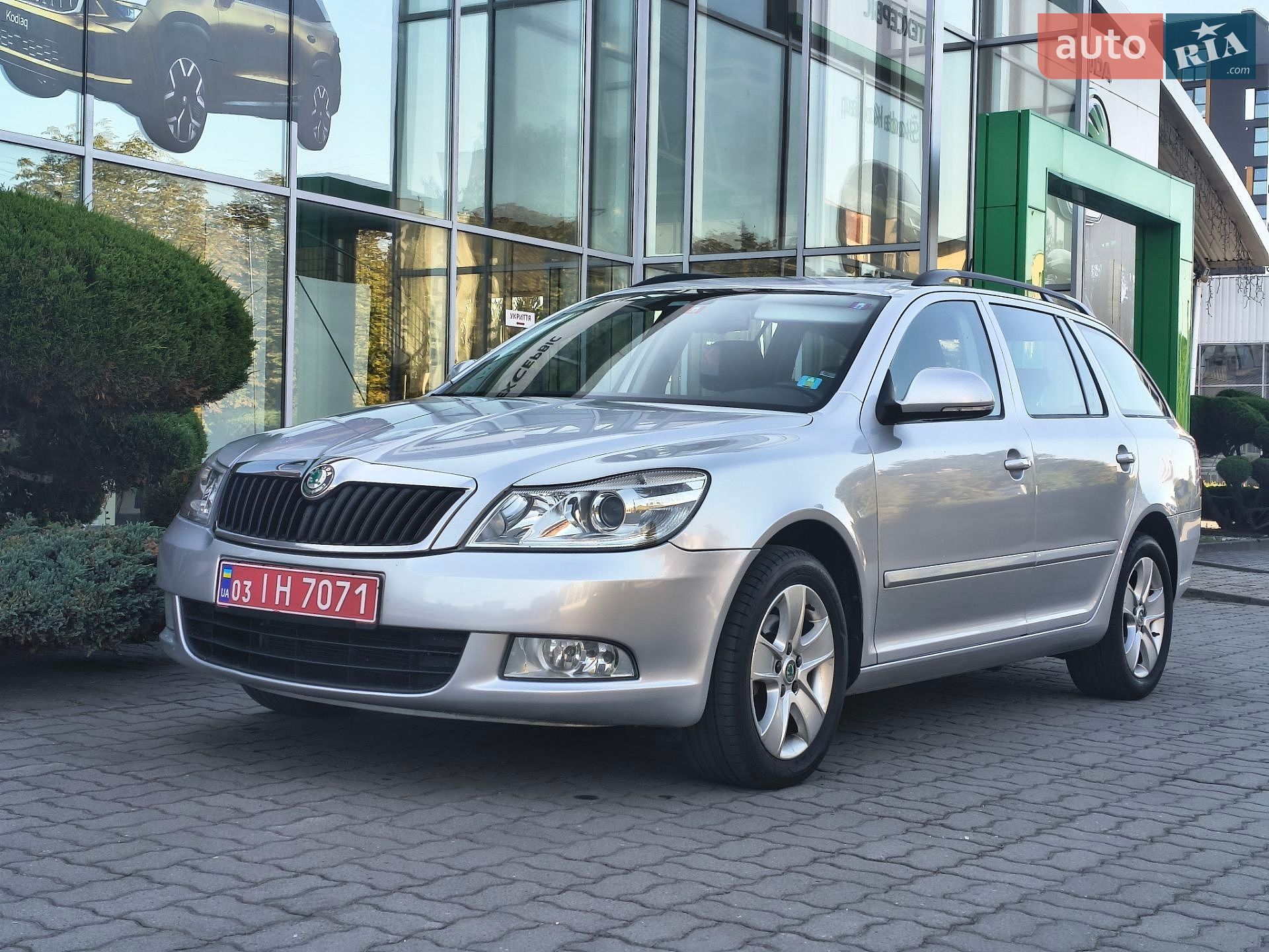 Skoda Octavia 2011 VIN TMBHT61Z1C2049792 фото оголошення 2 з 22