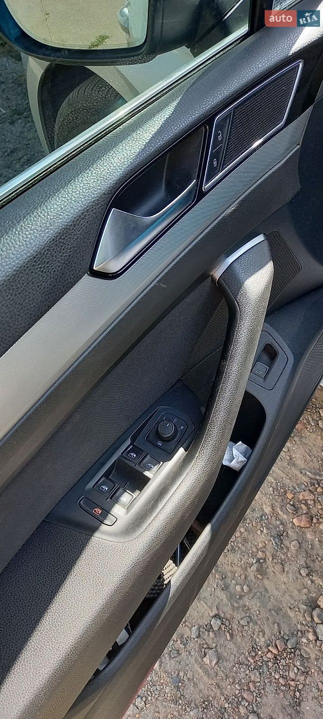 Volkswagen Passat 2015 VIN WVWZZZ3CZGE089938 фото оголошення 4 з 10