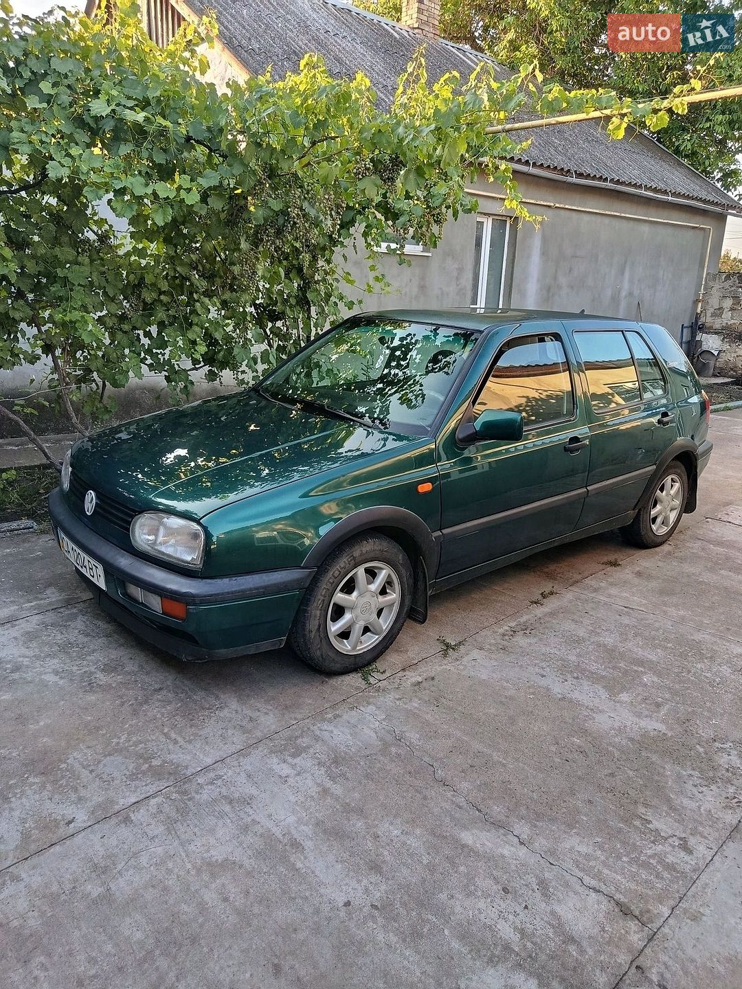 Volkswagen Golf 1995 VIN WVWZZZ1HZTW015110 фото оголошення 2 з 2