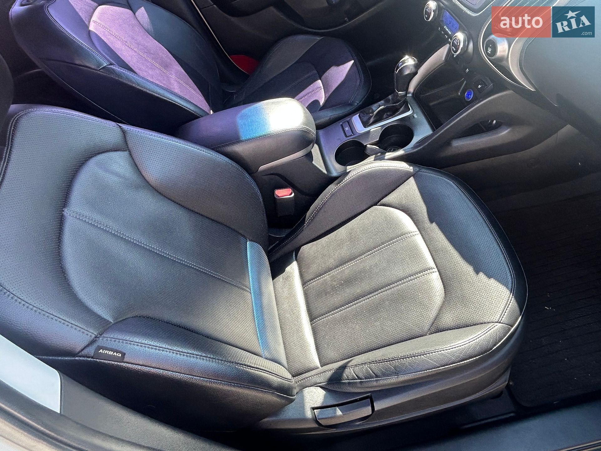 Hyundai ix35 2013 VIN KMHJU81VBEU800664 фото оголошення 14 з 34