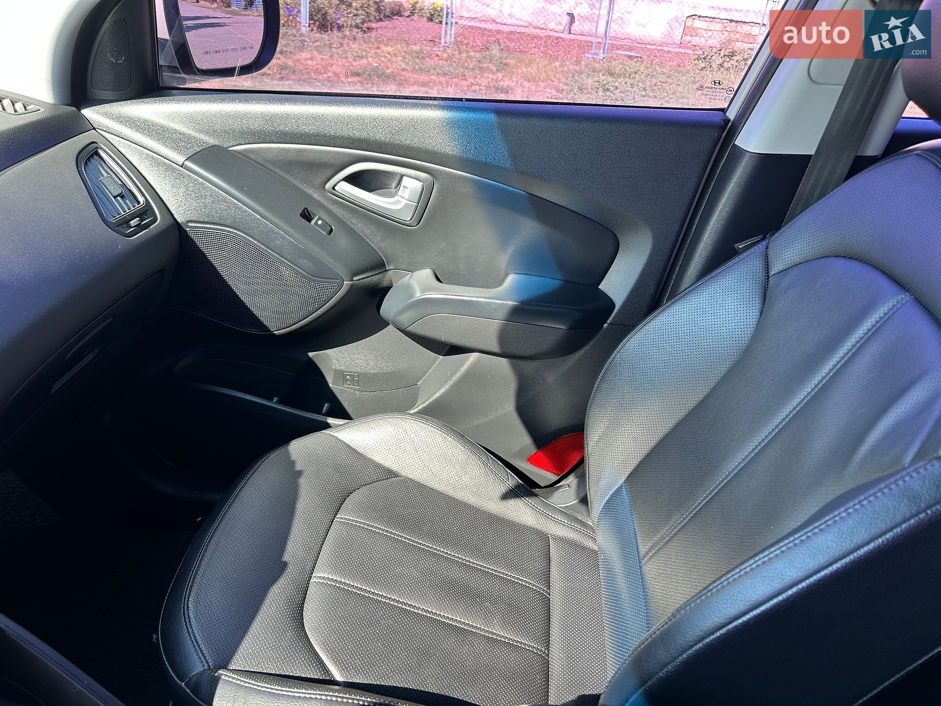 Hyundai ix35 2013 VIN KMHJU81VBEU800664 фото оголошення 29 з 34