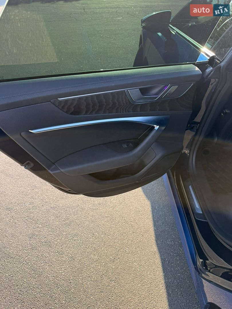 Audi A7 Sportback 2019 VIN WAUR2AF20KN090852 фото оголошення 14 з 19