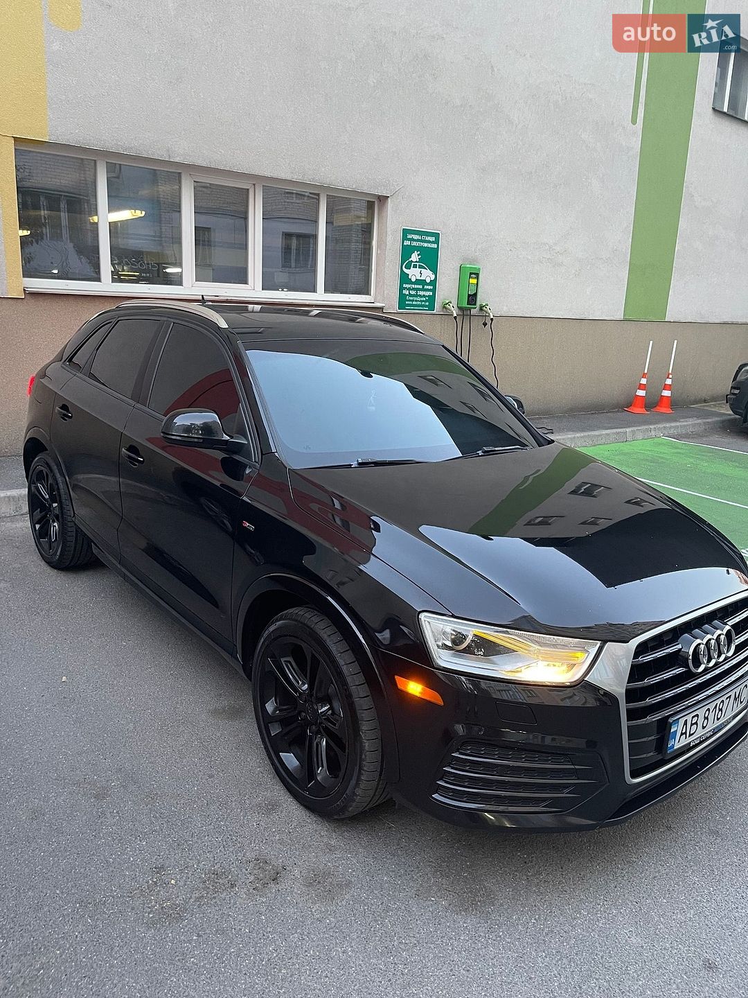 Audi Q3 2017 VIN WA1BCCFS5JR009035 фото оголошення 2 з 17