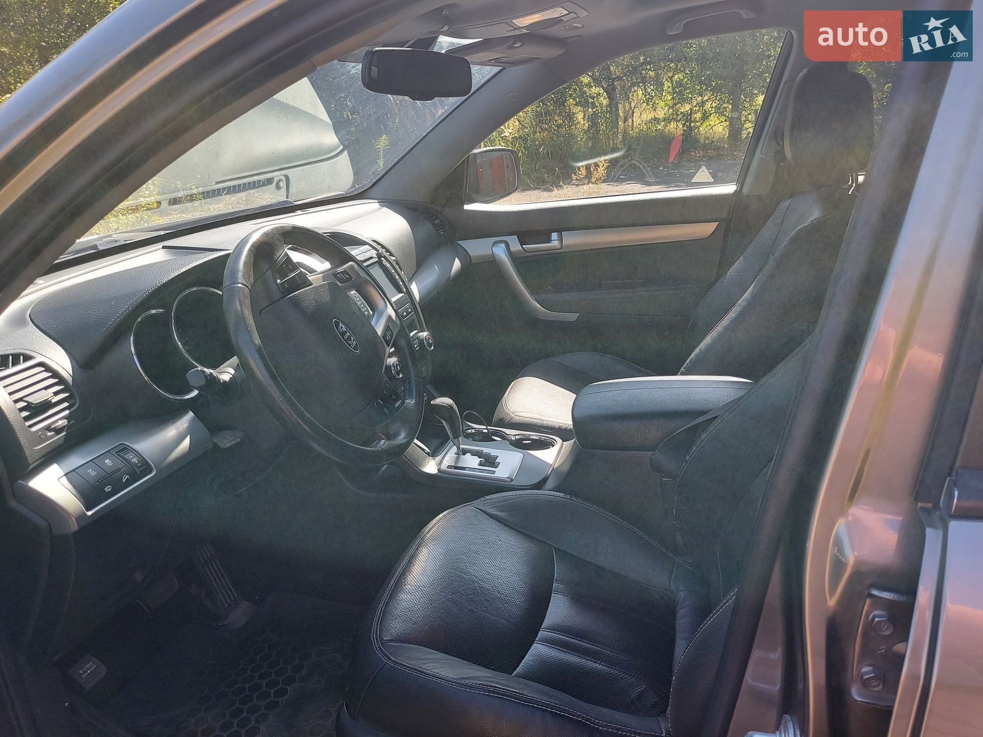 Kia Sorento 2011 VIN KNAKU814DB5177997 фото оголошення 3 з 5