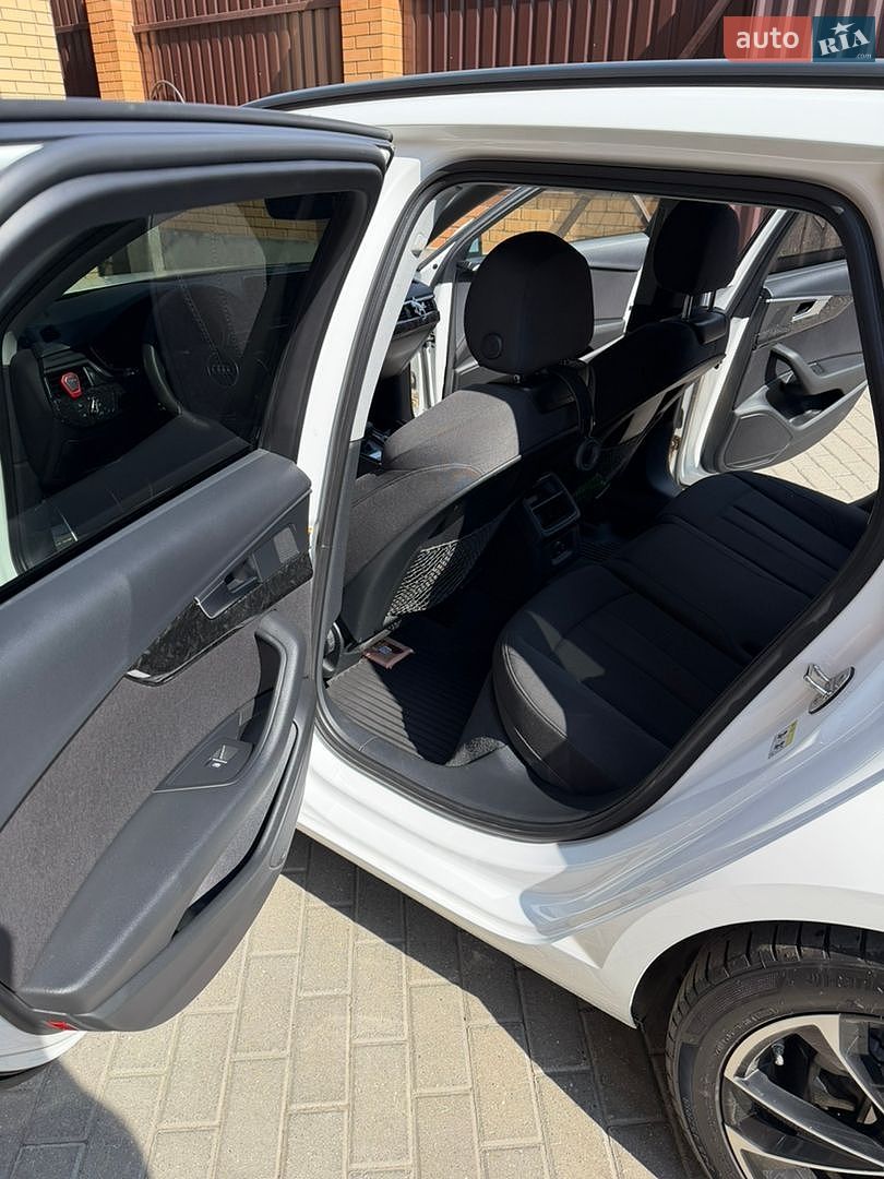 Audi A4 2018 VIN WAUZZZF48JA197049 фото оголошення 34 з 52