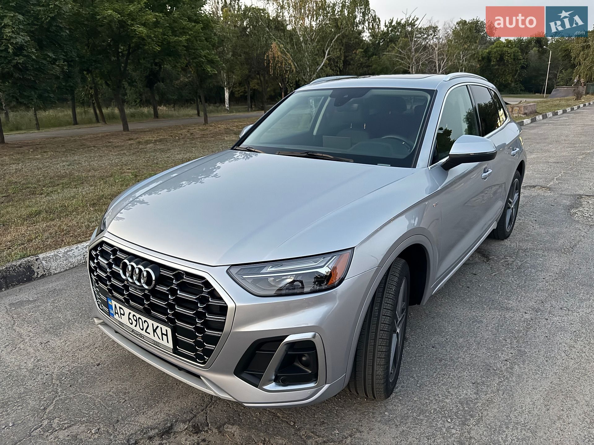 Audi Q5 2021 VIN WA1E2AFY1M2035069 фото оголошення 3 з 26