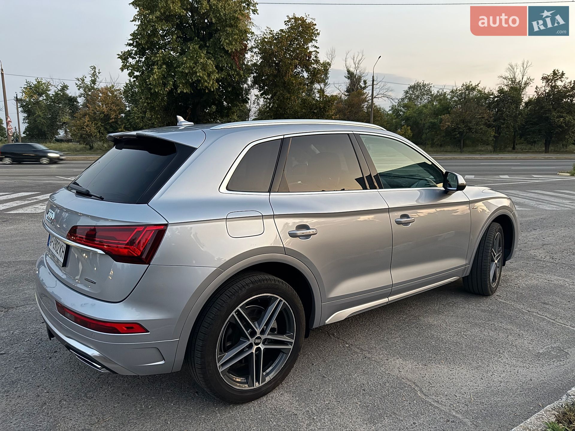 Audi Q5 2021 VIN WA1E2AFY1M2035069 фото оголошення 10 з 26