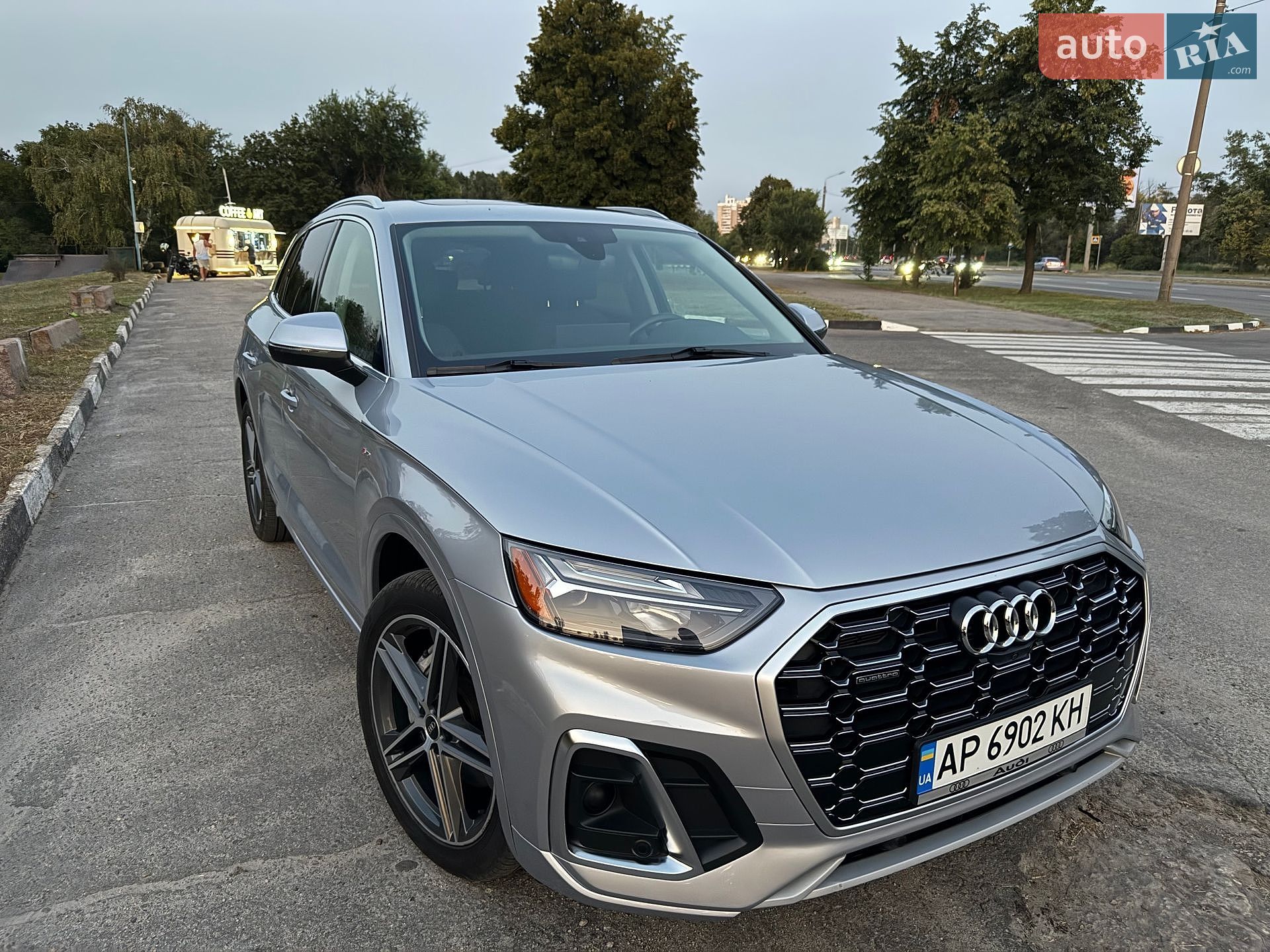 Audi Q5 2021 VIN WA1E2AFY1M2035069 фото оголошення 13 з 26