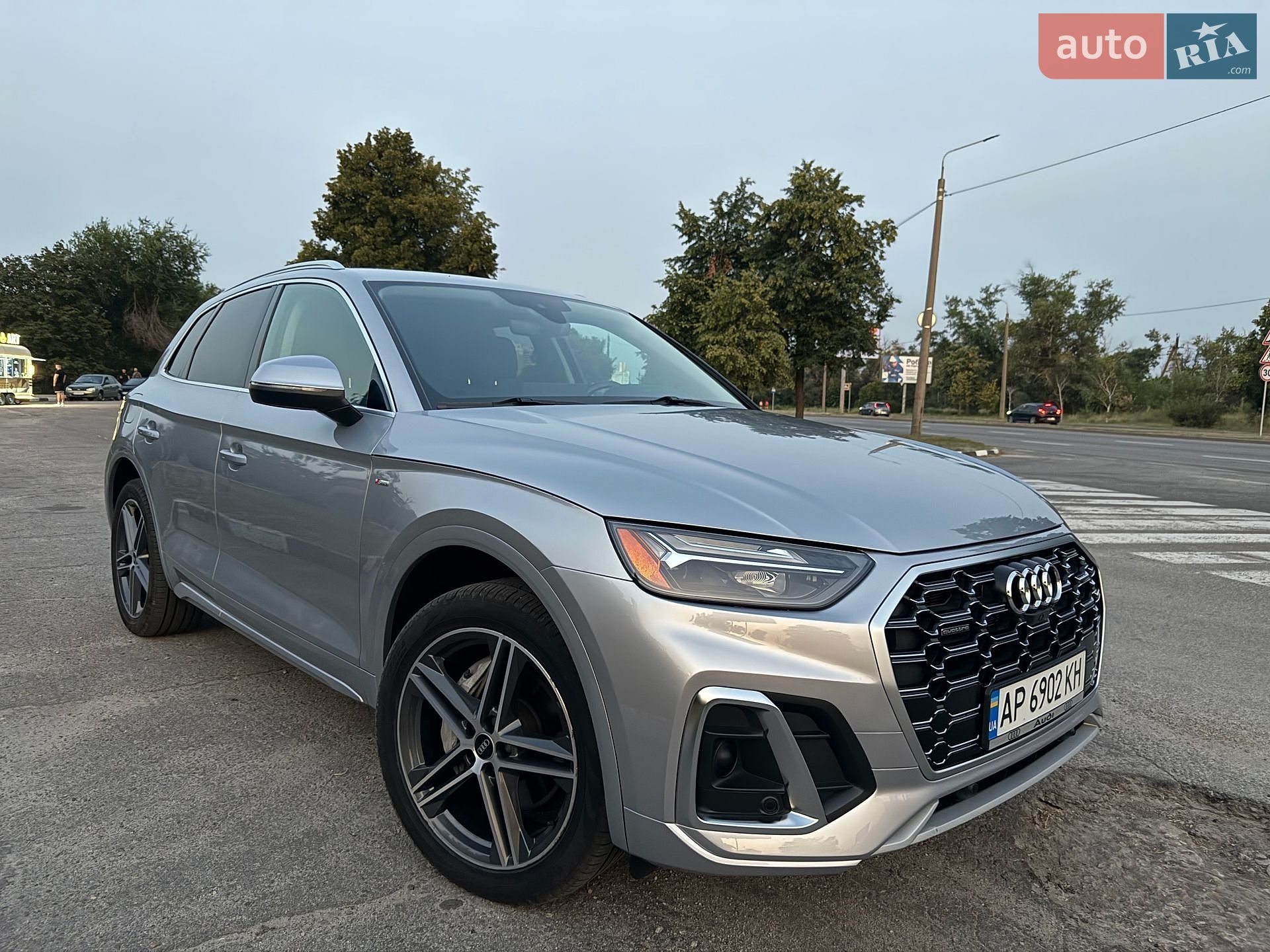 Audi Q5 2021 VIN WA1E2AFY1M2035069 фото оголошення 12 з 26