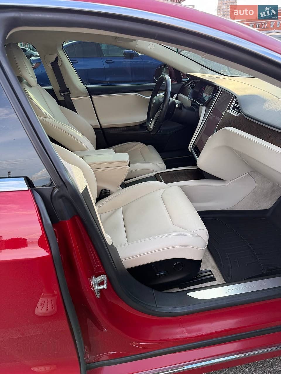 Tesla Model S 2018 VIN 5YJSA1E27JF244608 фото оголошення 16 з 35
