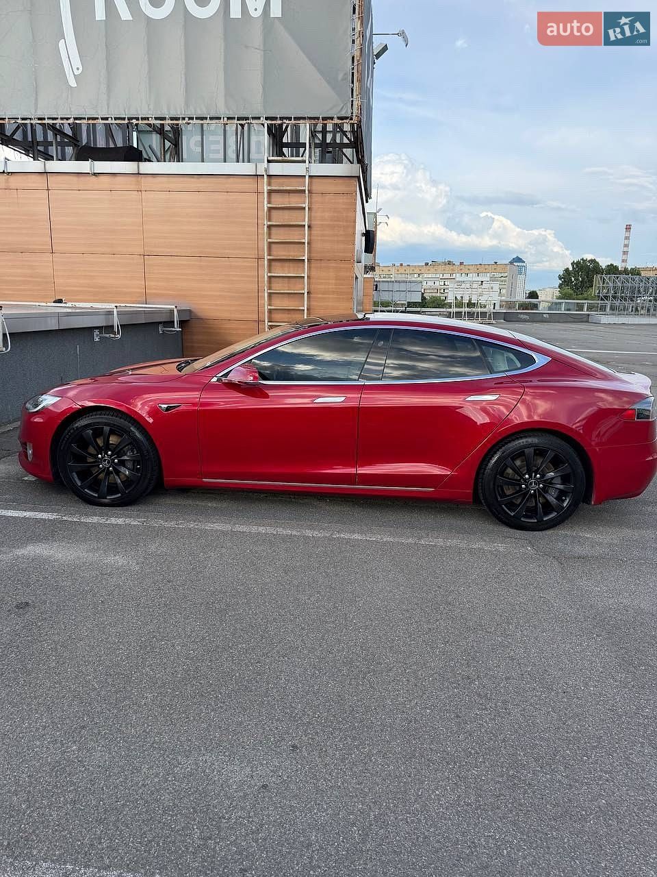 Tesla Model S 2018 VIN 5YJSA1E27JF244608 фото оголошення 6 з 35