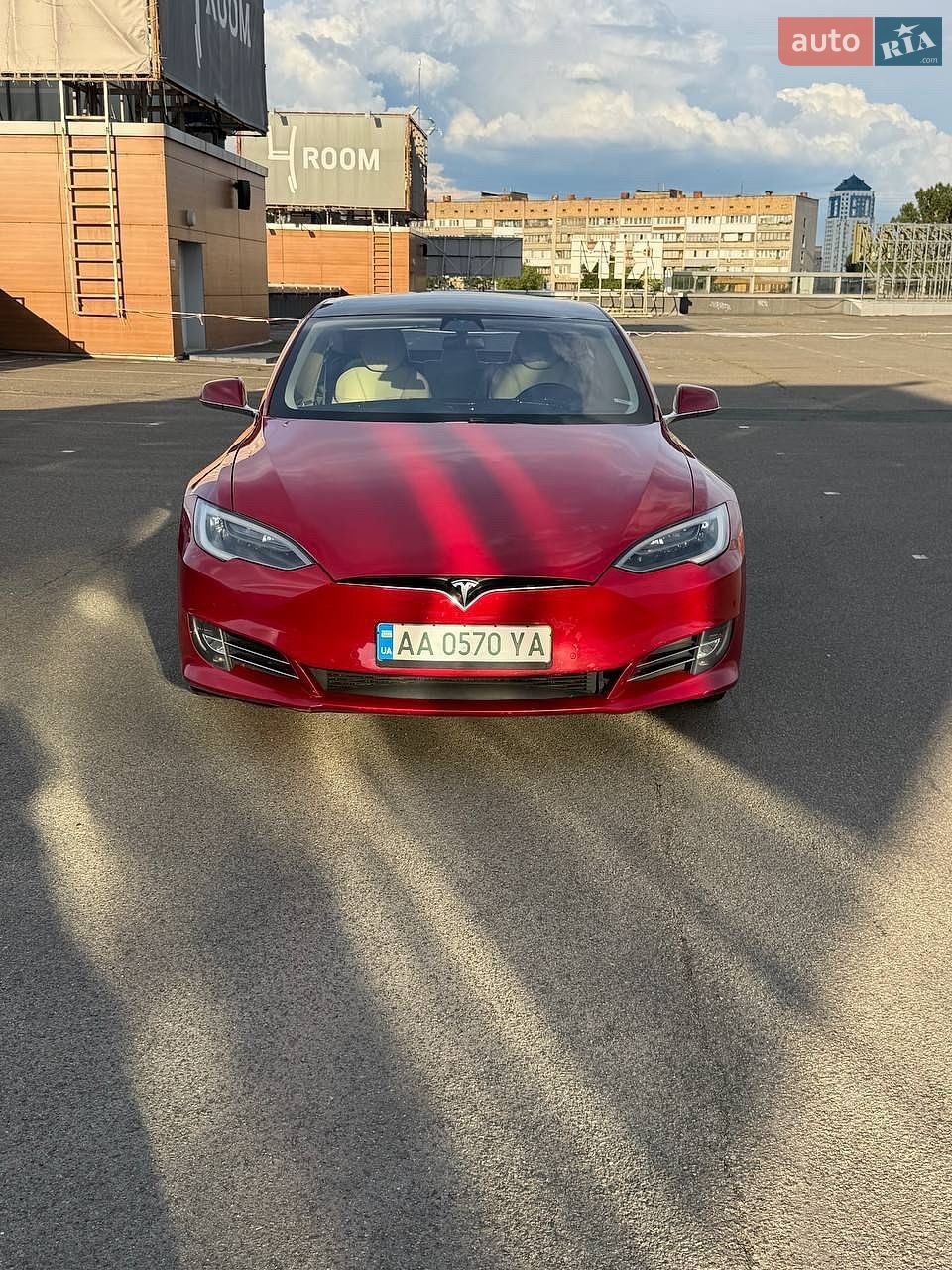 Tesla Model S 2018 VIN 5YJSA1E27JF244608 фото оголошення 13 з 35