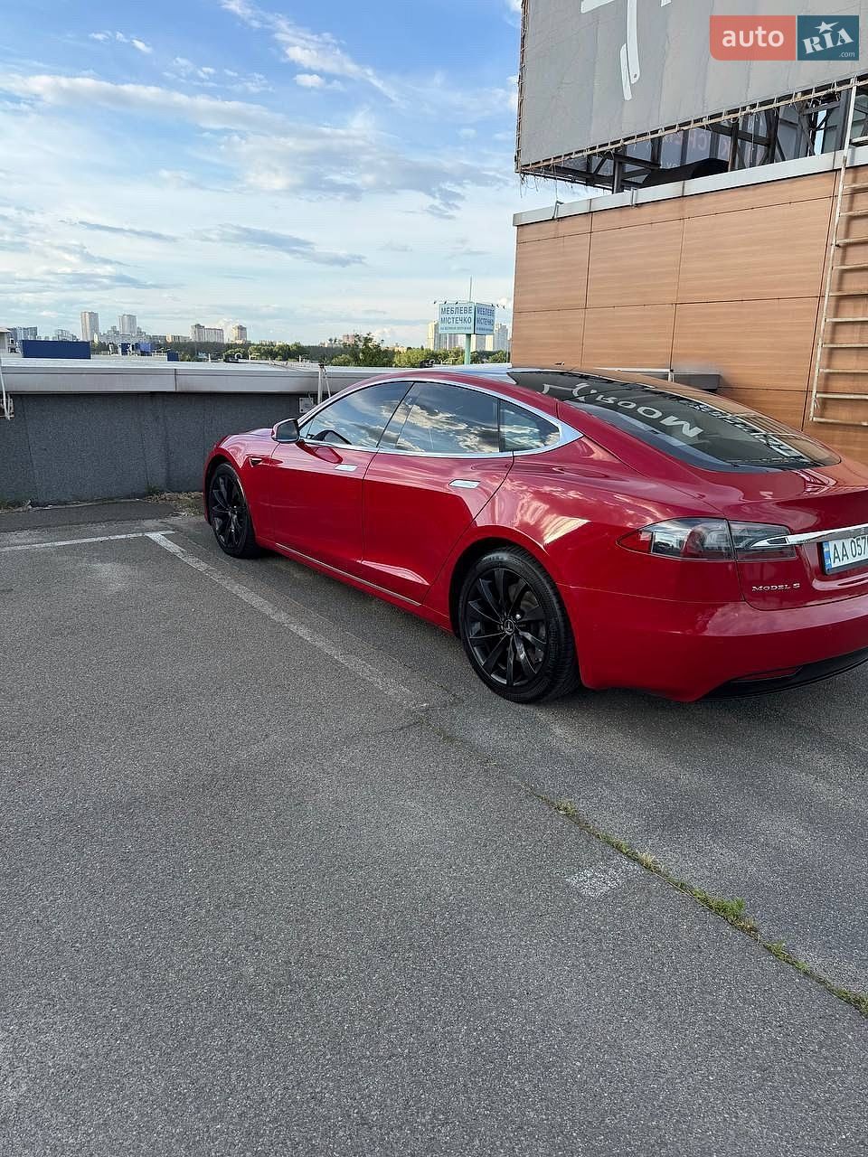 Tesla Model S 2018 VIN 5YJSA1E27JF244608 фото оголошення 9 з 35