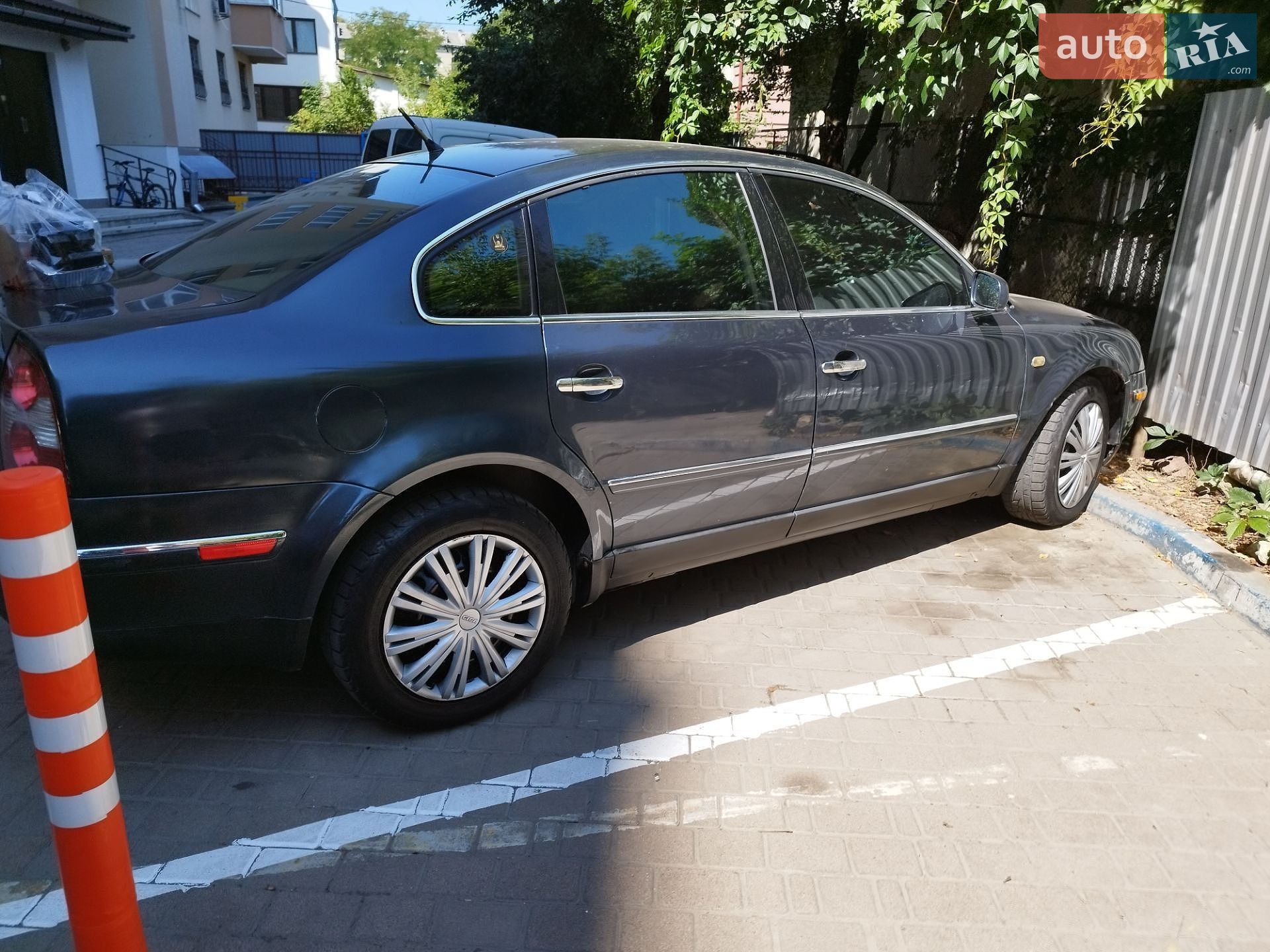 Volkswagen Passat 2002 VIN WVWZZZ31ZLE077418 фото оголошення 2 з 3