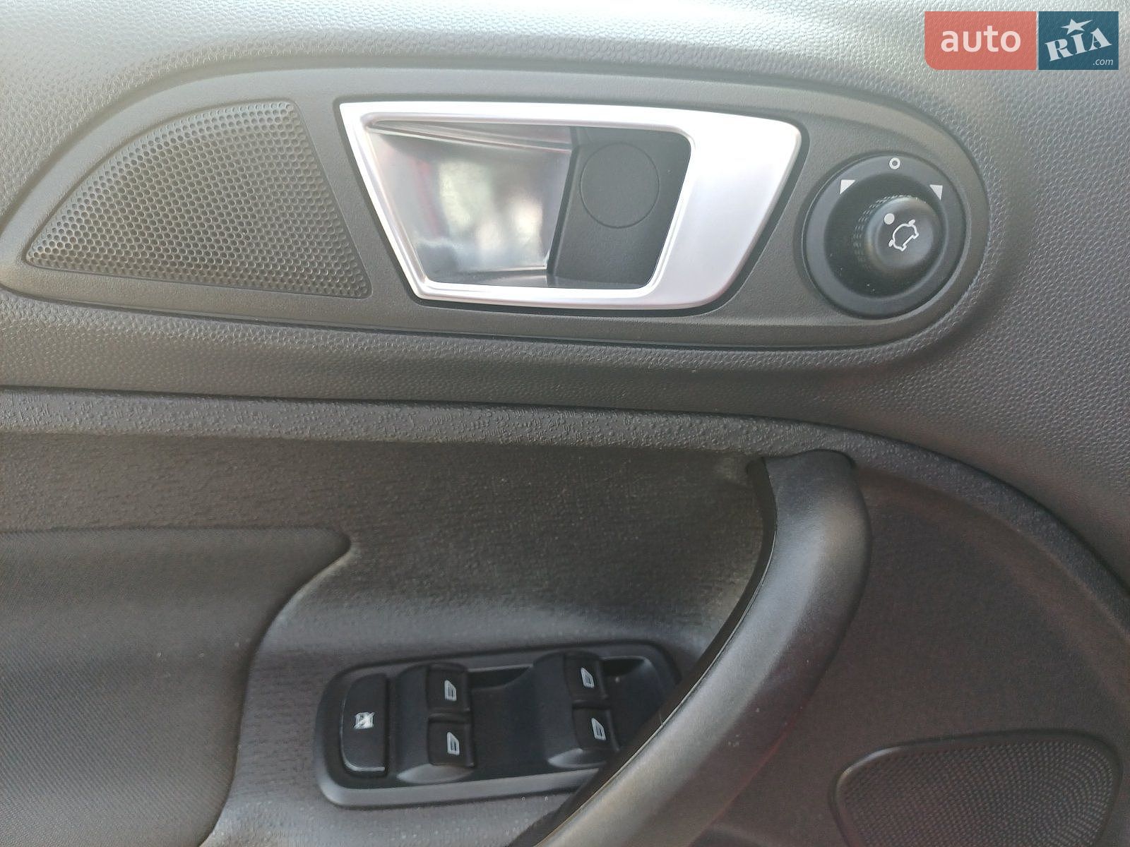 Ford Fiesta 2014 VIN 3FADP4BJ3EM215876 фото оголошення 5 з 8