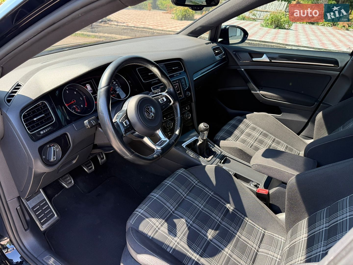 Volkswagen Golf GTD 2016 VIN WVWZZZAUZGP630878 фото оголошення 33 з 53