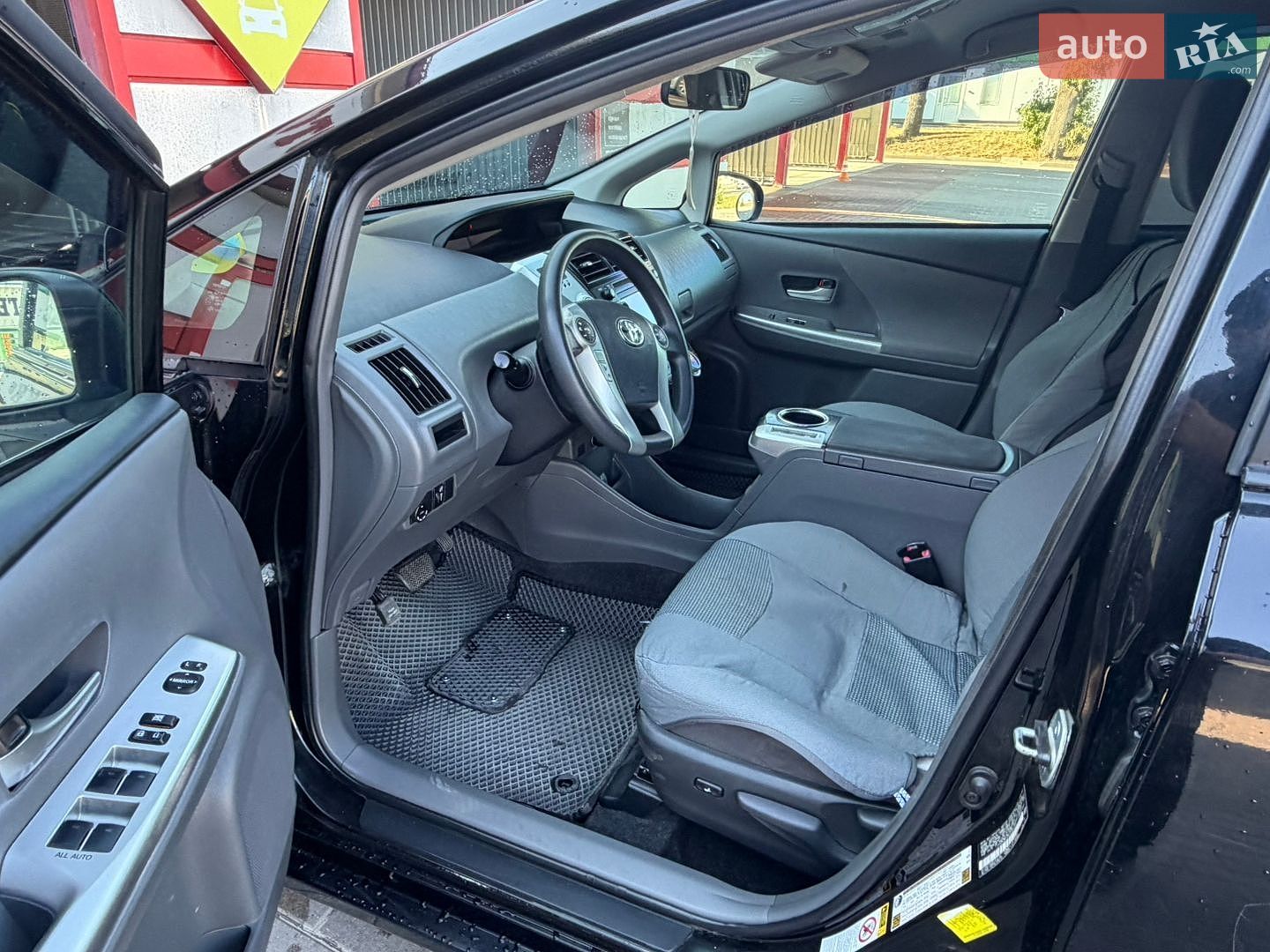 Toyota Prius v 2012 VIN JTDZN3EU8C3164704 фото оголошення 11 з 16