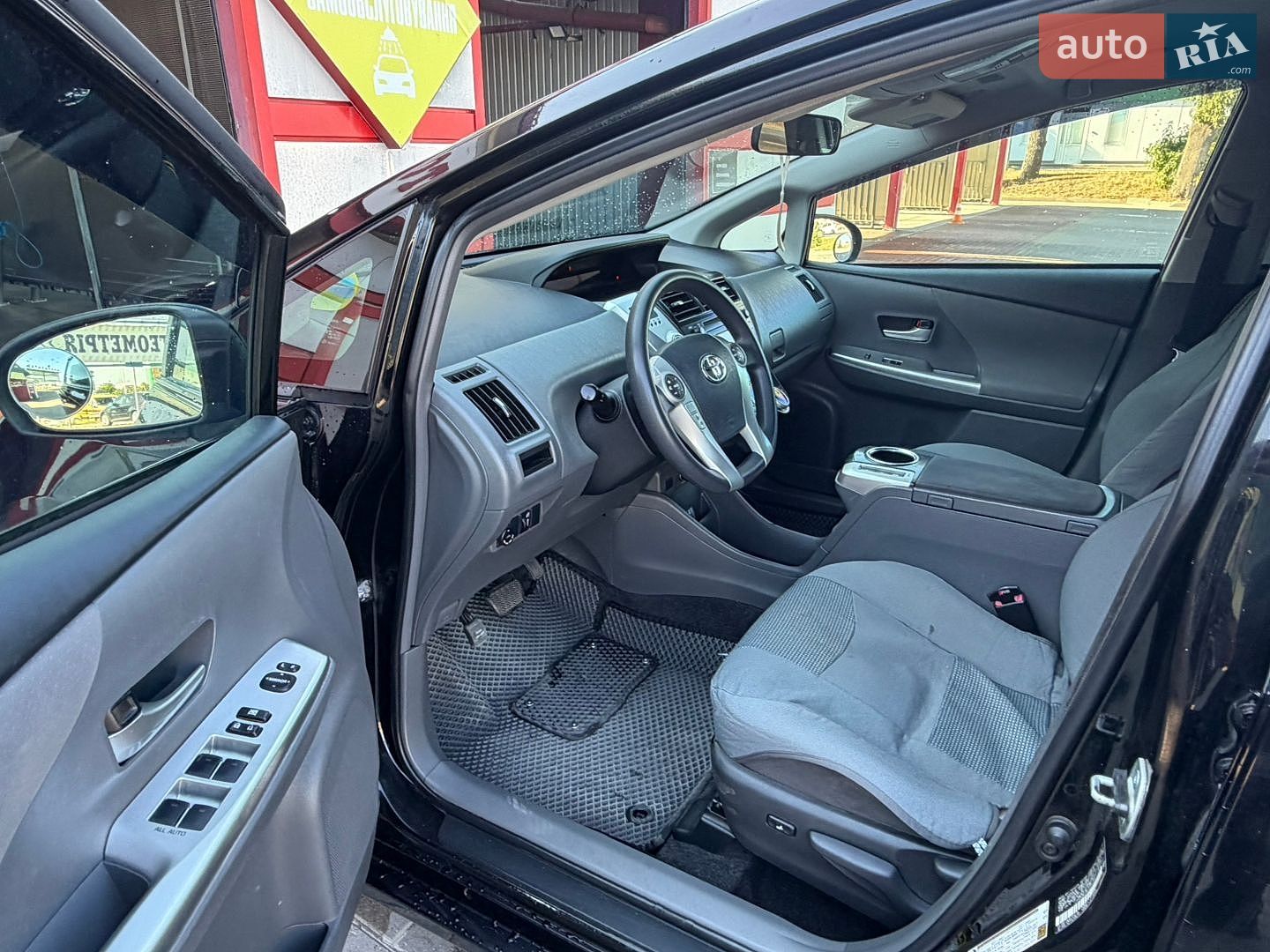 Toyota Prius v 2012 VIN JTDZN3EU8C3164704 фото оголошення 12 з 16