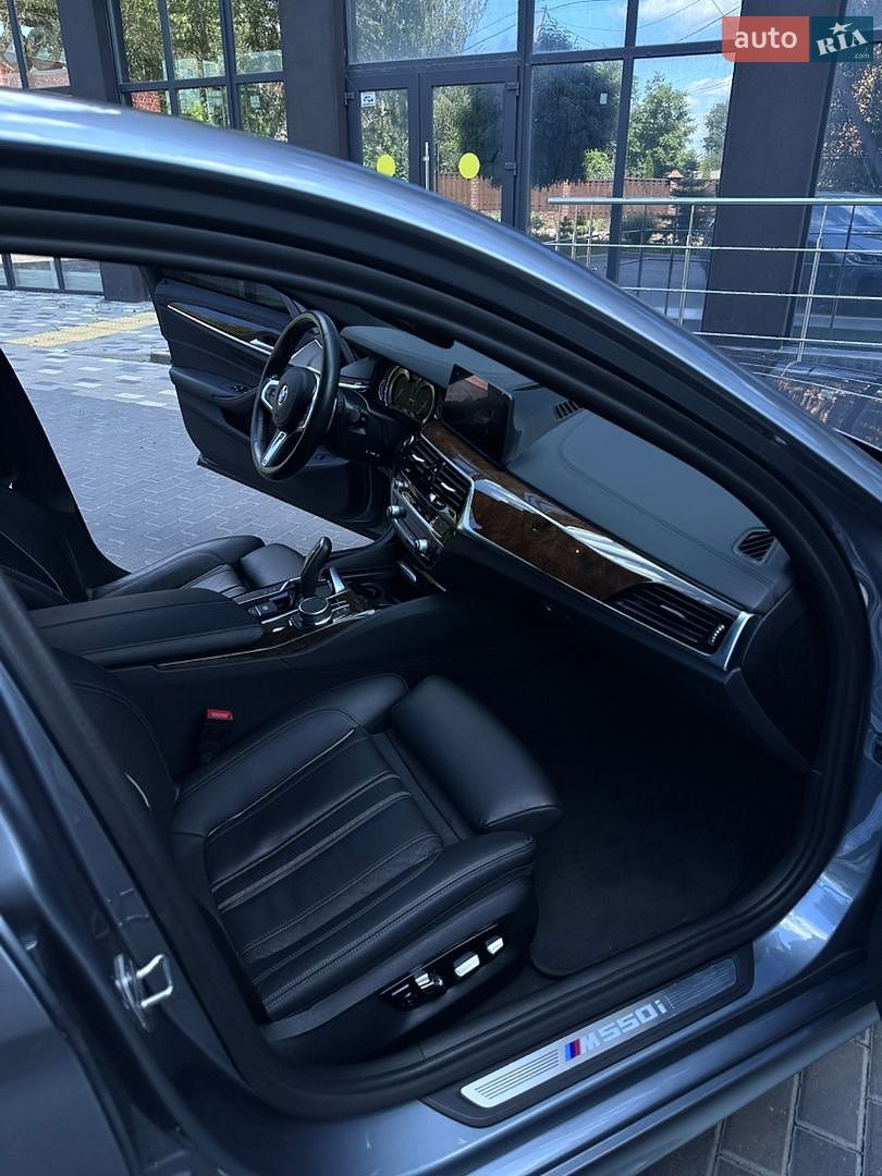 BMW 5 Series 2019 VIN WBAJB9C51KB464283 фото оголошення 9 з 12