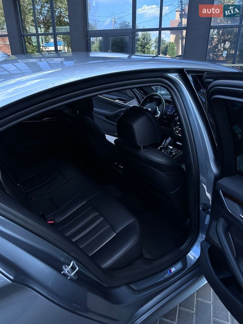 BMW 5 Series 2019 VIN WBAJB9C51KB464283 фото оголошення 10 з 12