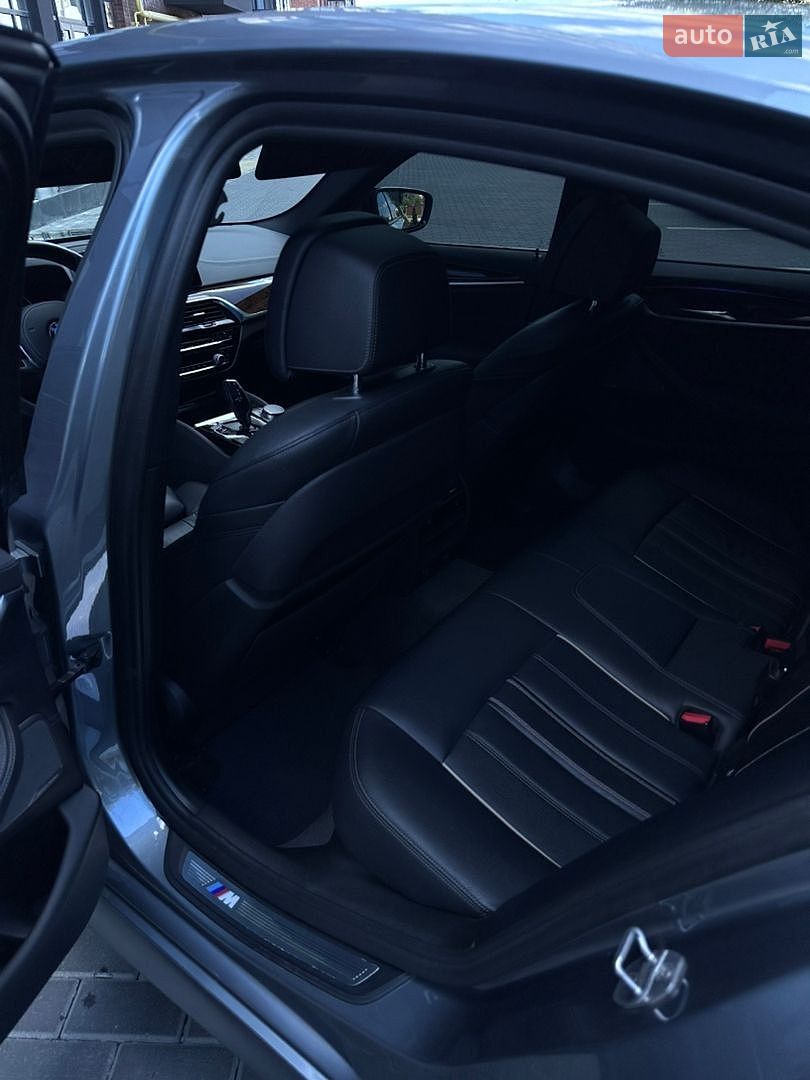 BMW 5 Series 2019 VIN WBAJB9C51KB464283 фото оголошення 8 з 12