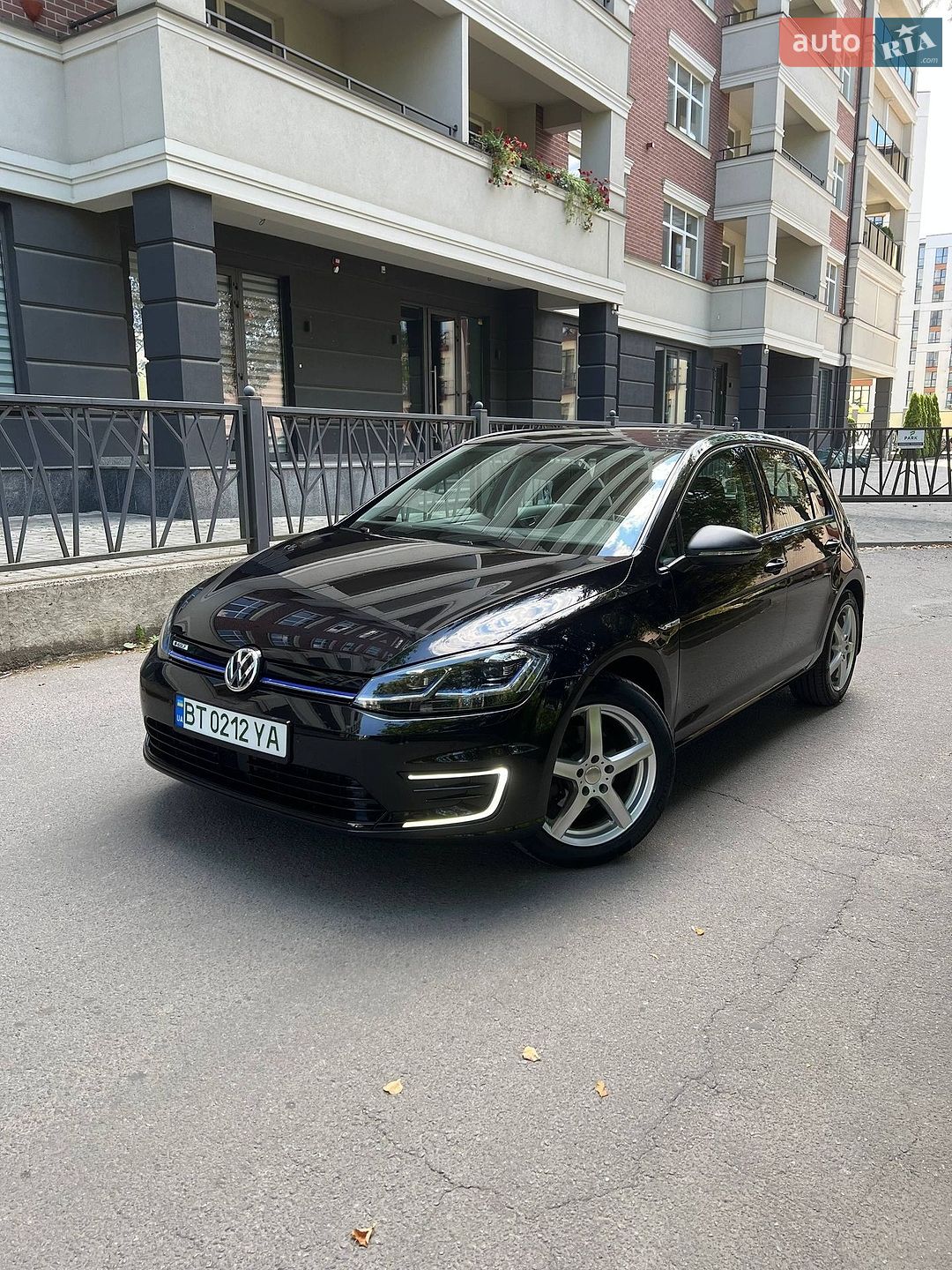 Volkswagen e-Golf 2018 VIN WVWZZZAUZJW909633 фото оголошення 18 з 30