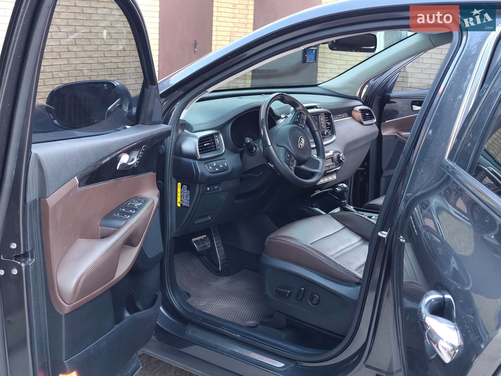 Kia Sorento 2017 VIN KNAPK81BDHA331019 фото оголошення 5 з 11