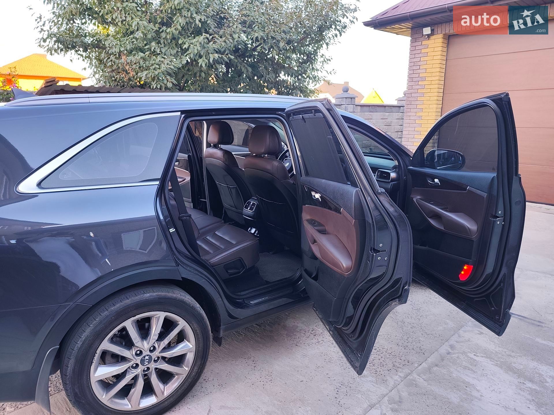 Kia Sorento 2017 VIN KNAPK81BDHA331019 фото оголошення 8 з 11