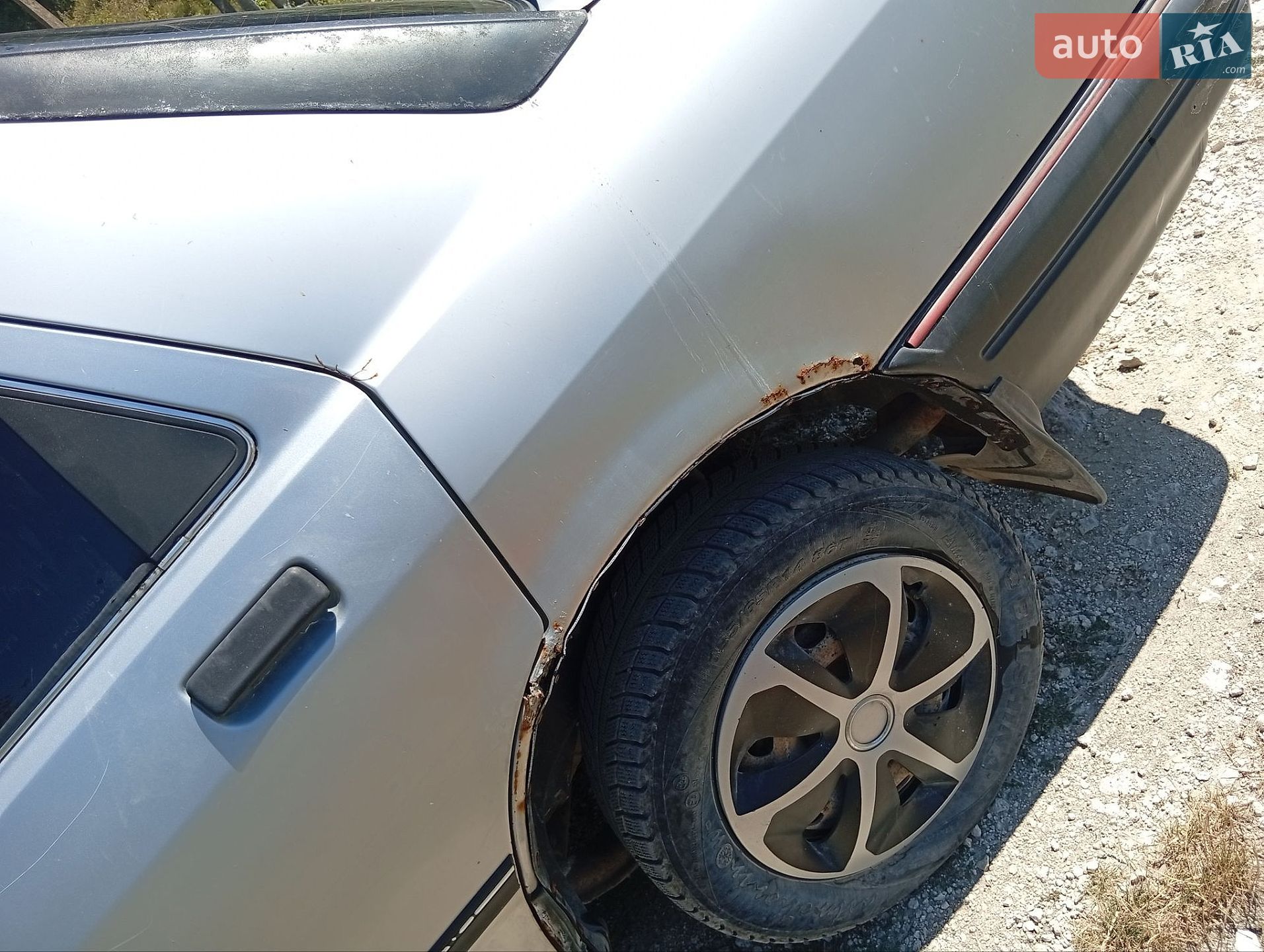 Ford Sierra 1987 VIN WF0FXXGBBFHK78093 фото оголошення 5 з 8