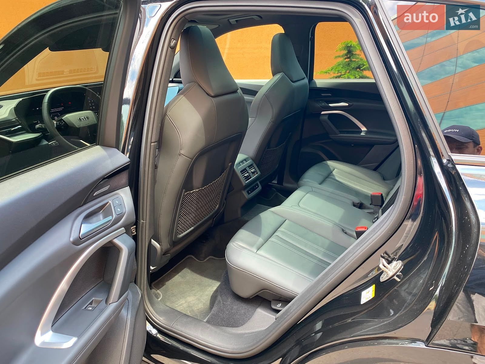 Audi Q5 2025 VIN WA15AAGU9S2017706 фото оголошення 6 з 12