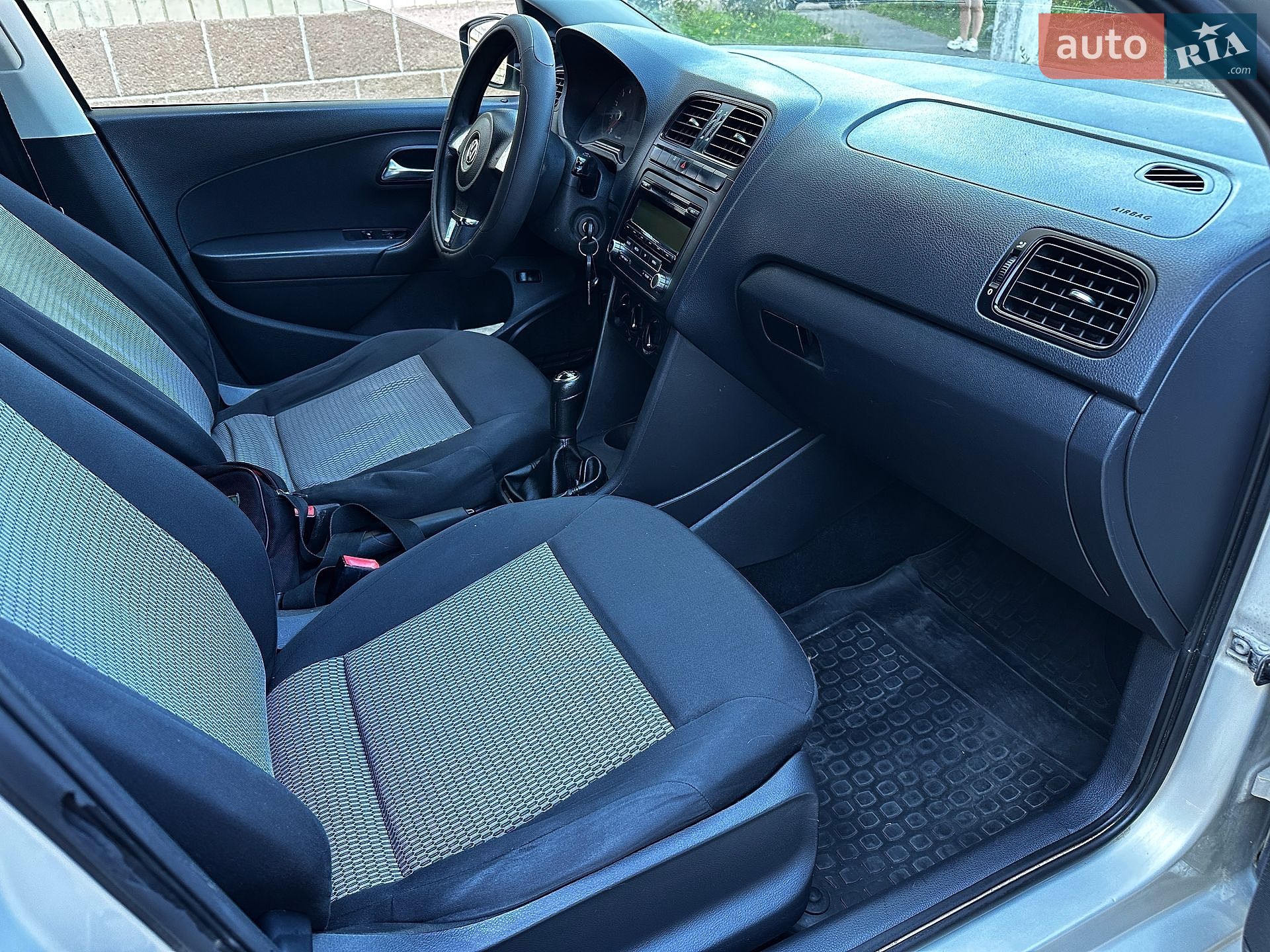 Volkswagen Polo 2011 VIN XW8ZZZ61ZCG010917 фото оголошення 10 з 19