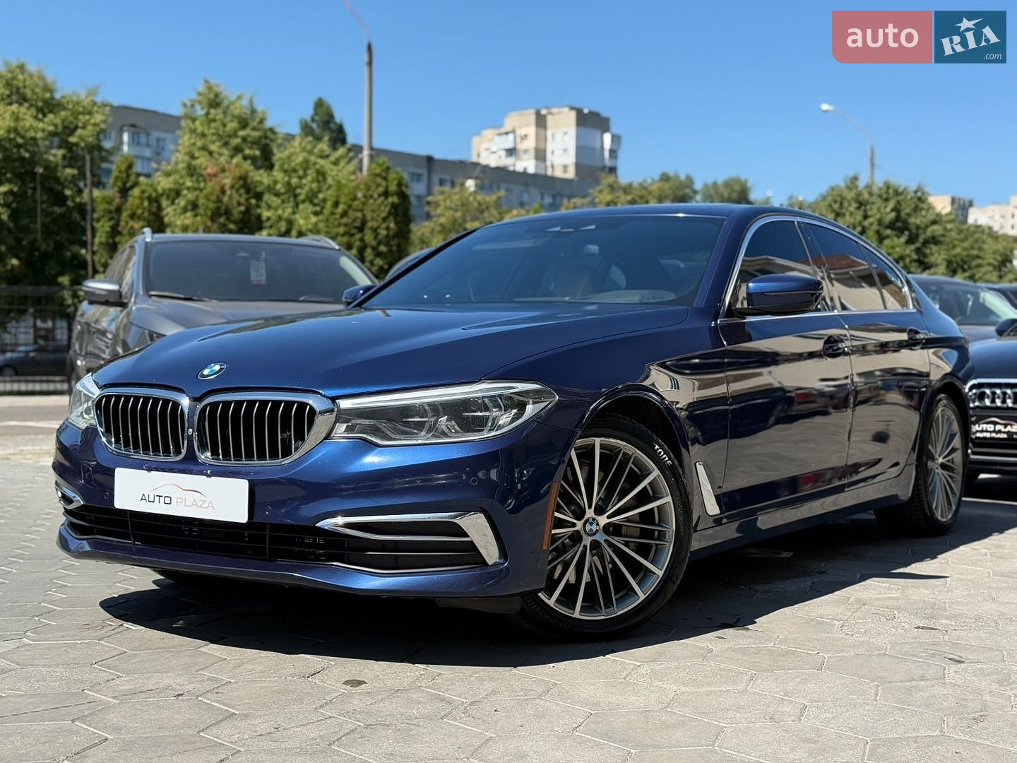 BMW 5 Series 2019 VIN WBAJE5C59KBM76990 фото оголошення 12 з 41