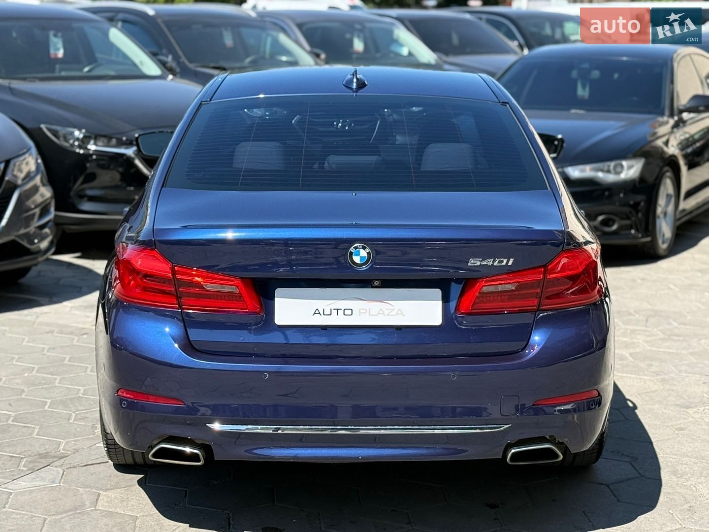 BMW 5 Series 2019 VIN WBAJE5C59KBM76990 фото оголошення 17 з 41