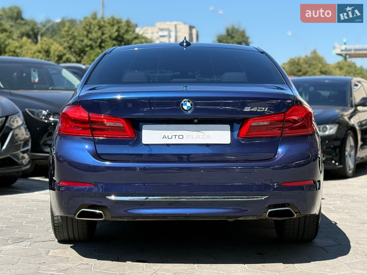 BMW 5 Series 2019 VIN WBAJE5C59KBM76990 фото оголошення 18 з 41