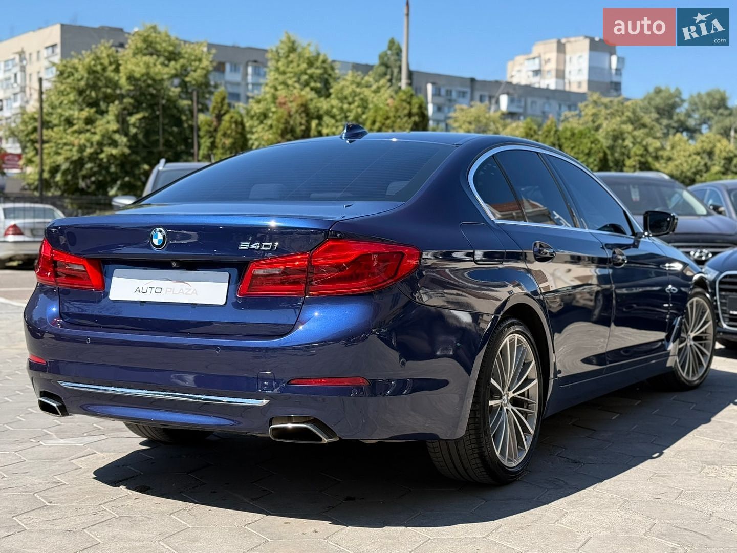 BMW 5 Series 2019 VIN WBAJE5C59KBM76990 фото оголошення 15 з 41