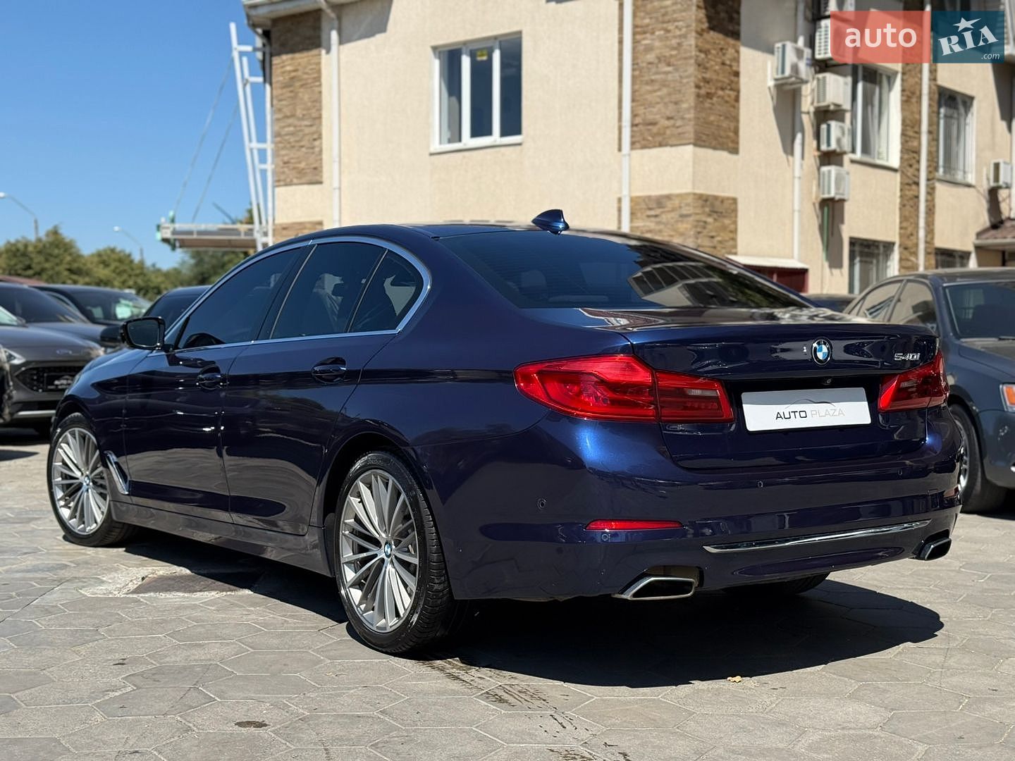 BMW 5 Series 2019 VIN WBAJE5C59KBM76990 фото оголошення 20 з 41