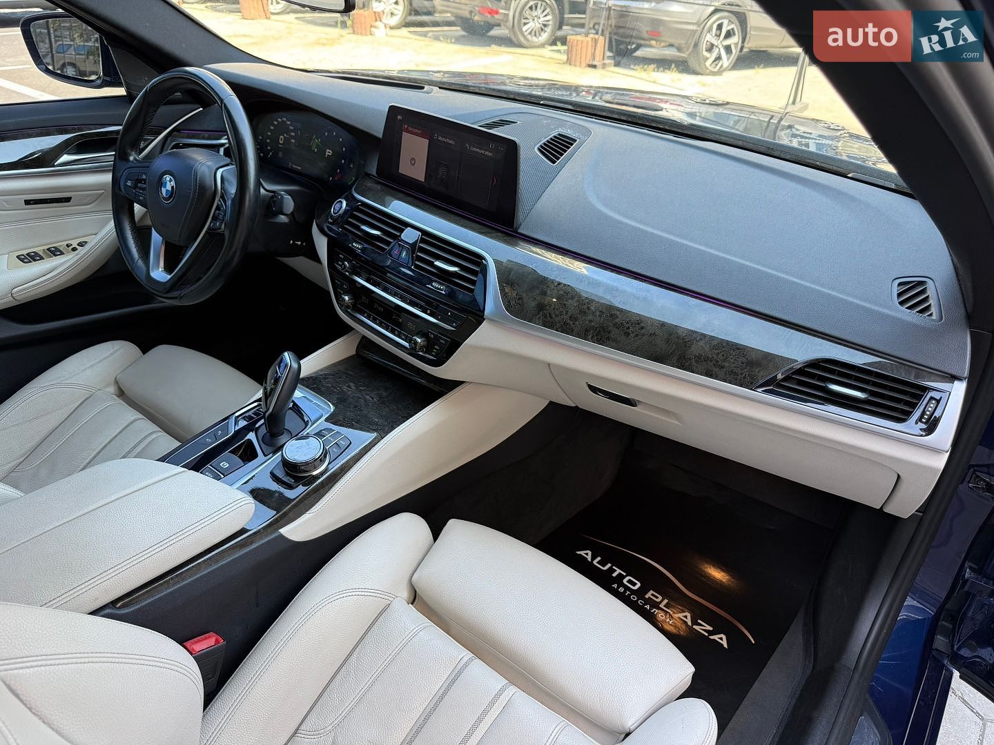 BMW 5 Series 2019 VIN WBAJE5C59KBM76990 фото оголошення 7 з 41