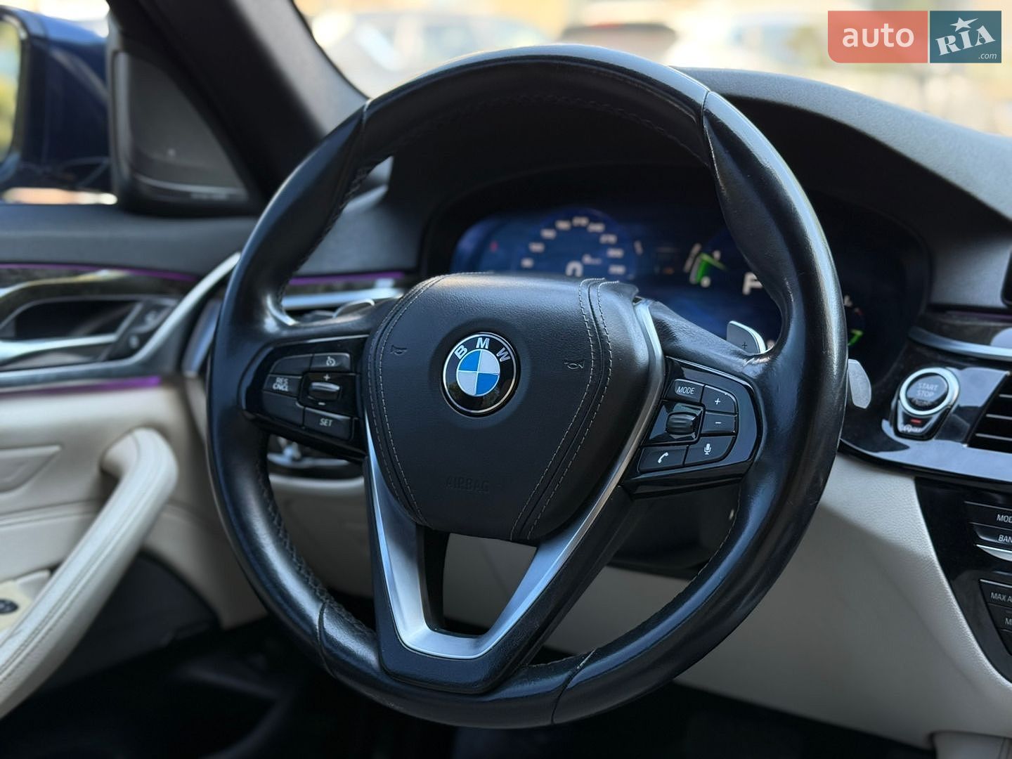 BMW 5 Series 2019 VIN WBAJE5C59KBM76990 фото оголошення 30 з 41