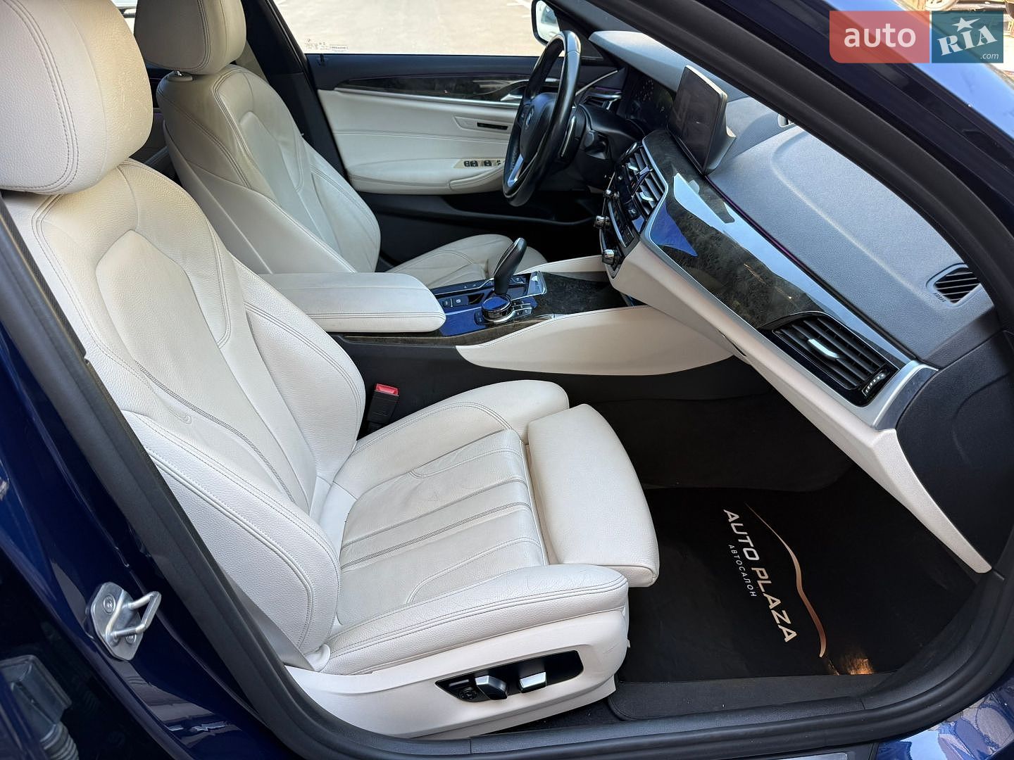 BMW 5 Series 2019 VIN WBAJE5C59KBM76990 фото оголошення 25 з 41