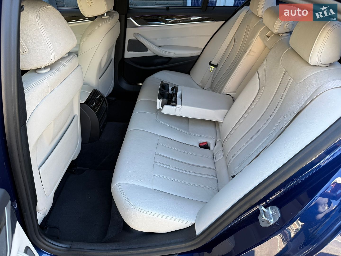 BMW 5 Series 2019 VIN WBAJE5C59KBM76990 фото оголошення 23 з 41