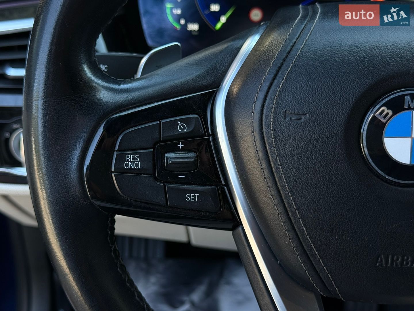 BMW 5 Series 2019 VIN WBAJE5C59KBM76990 фото оголошення 32 з 41